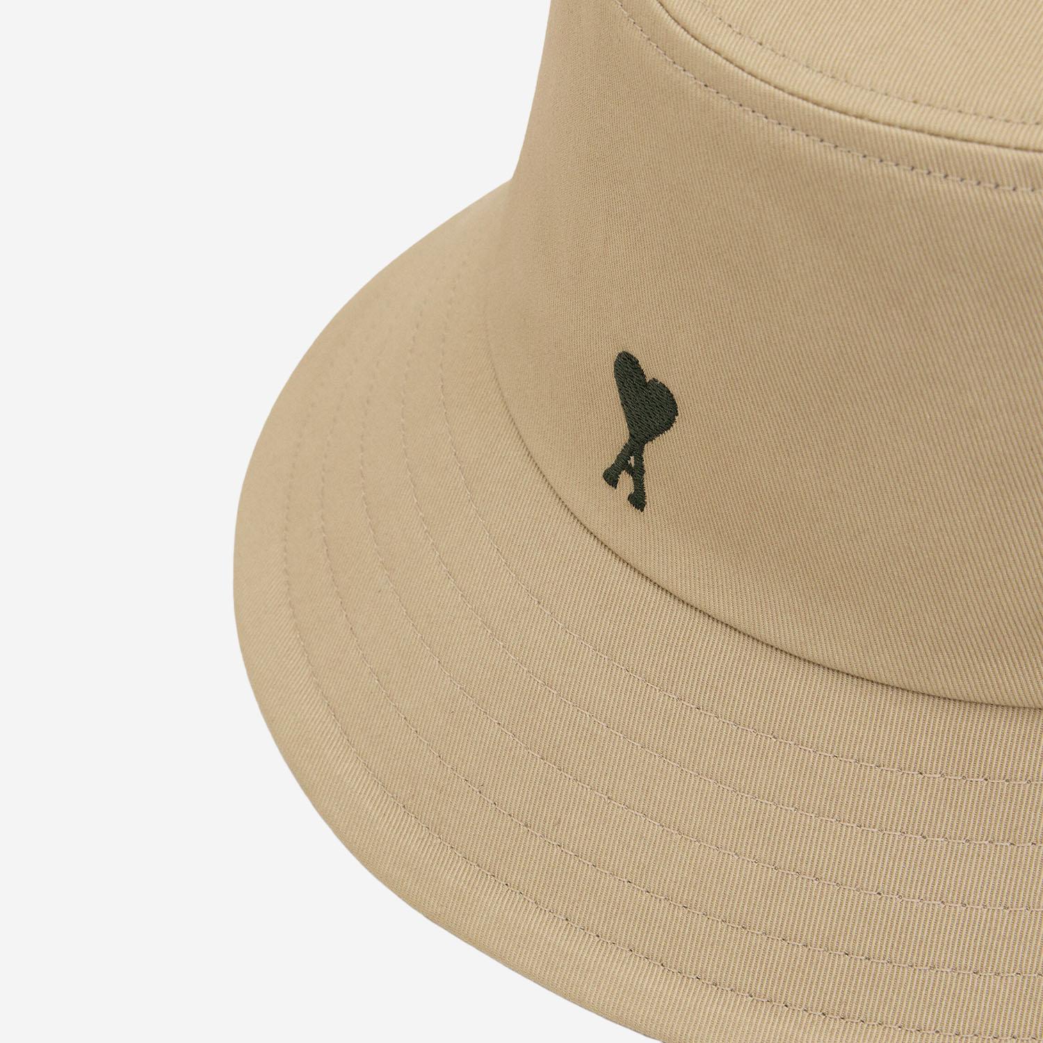 CAPPELLO BUCKET IN COTONE CON LOGO UHA666AW0041 A036 AMI 