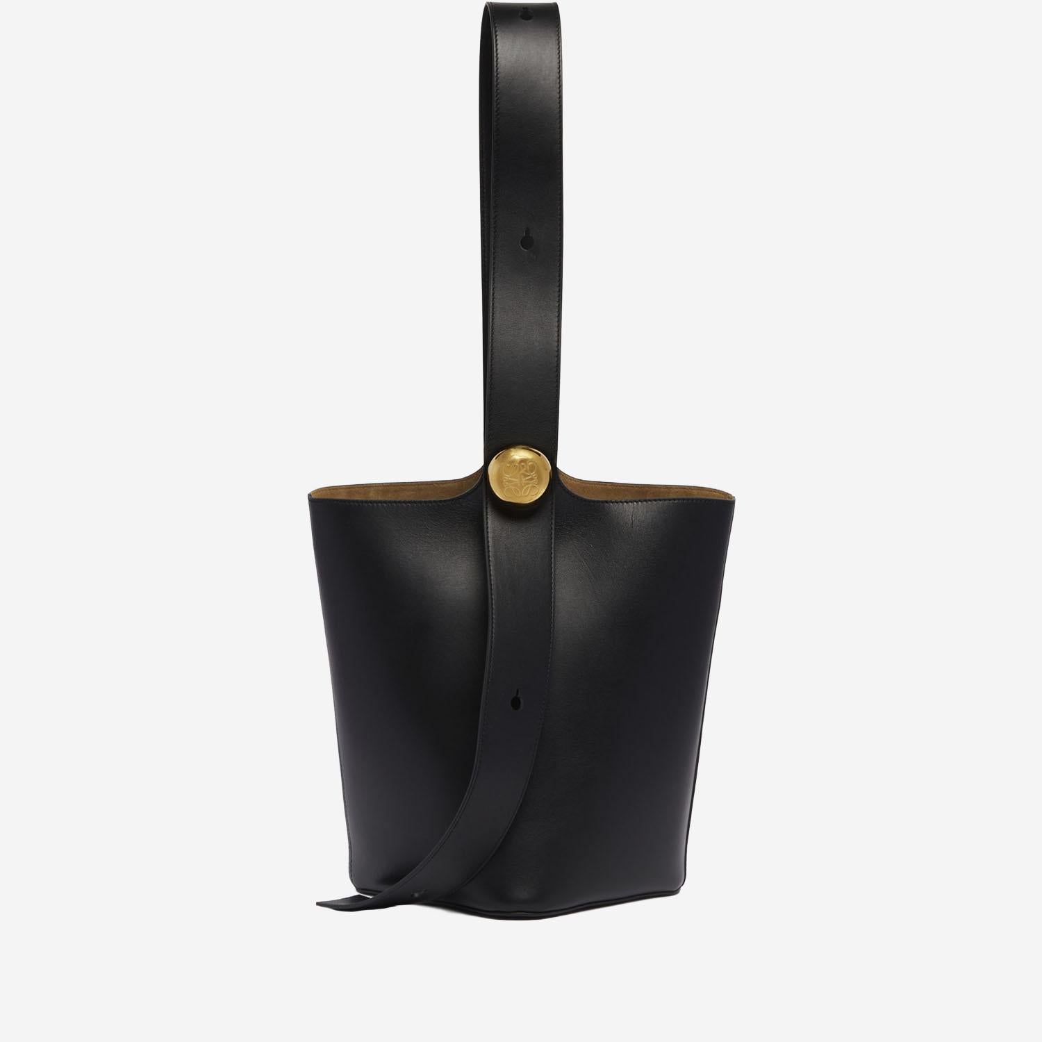 BORSA MEDIA PEBBLE BUCKET IN MORBIDA PELLE DI VITELLO AANBBBWX01 1100 LOEWE 