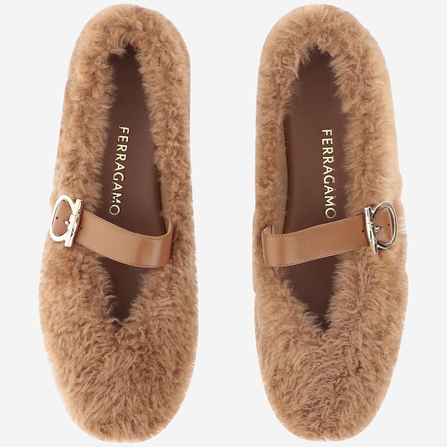 Ballerine ornamento Gancini in shearling 01K586 003CEDARBISCOTTO SALVATORE FERRAGAMO 