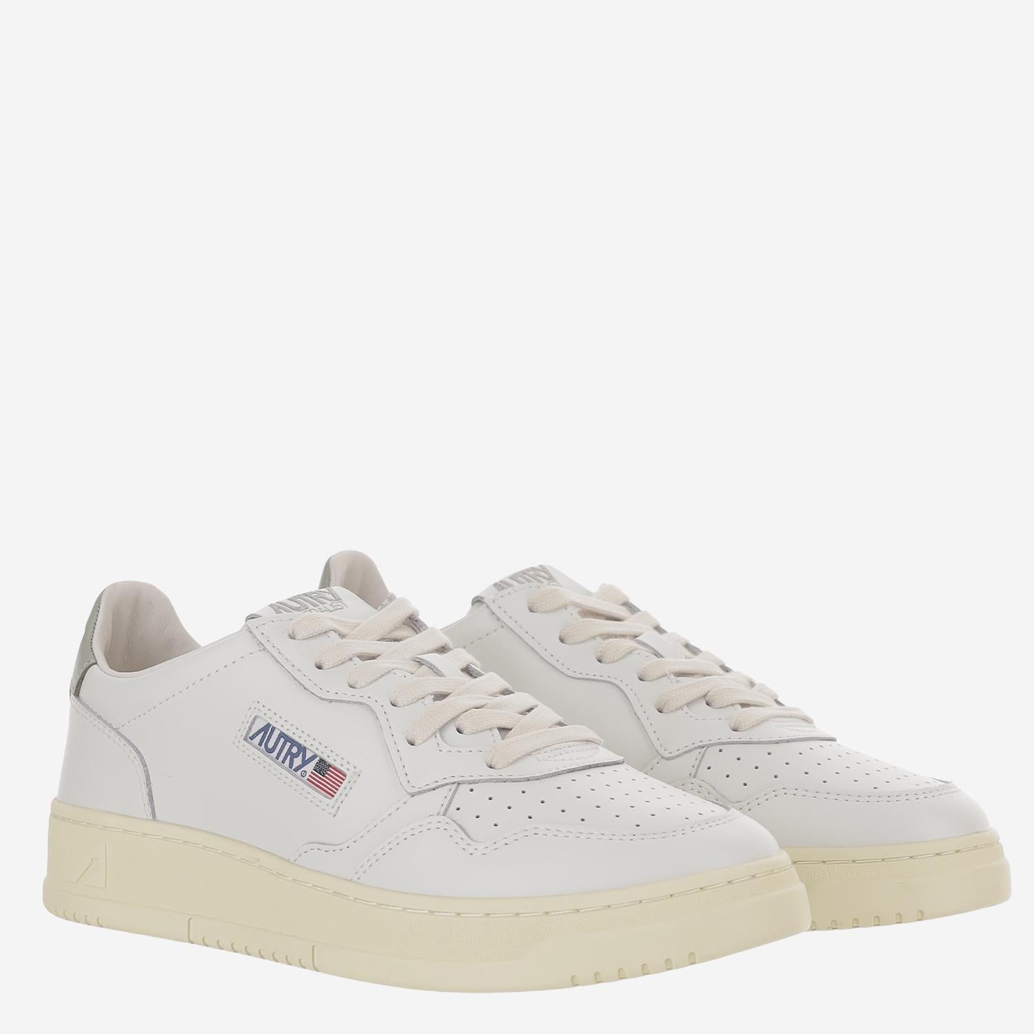 SNEAKERS MEDALIST LOW AULMLL11 LEATLEATWHTSEAGR AUTRY 