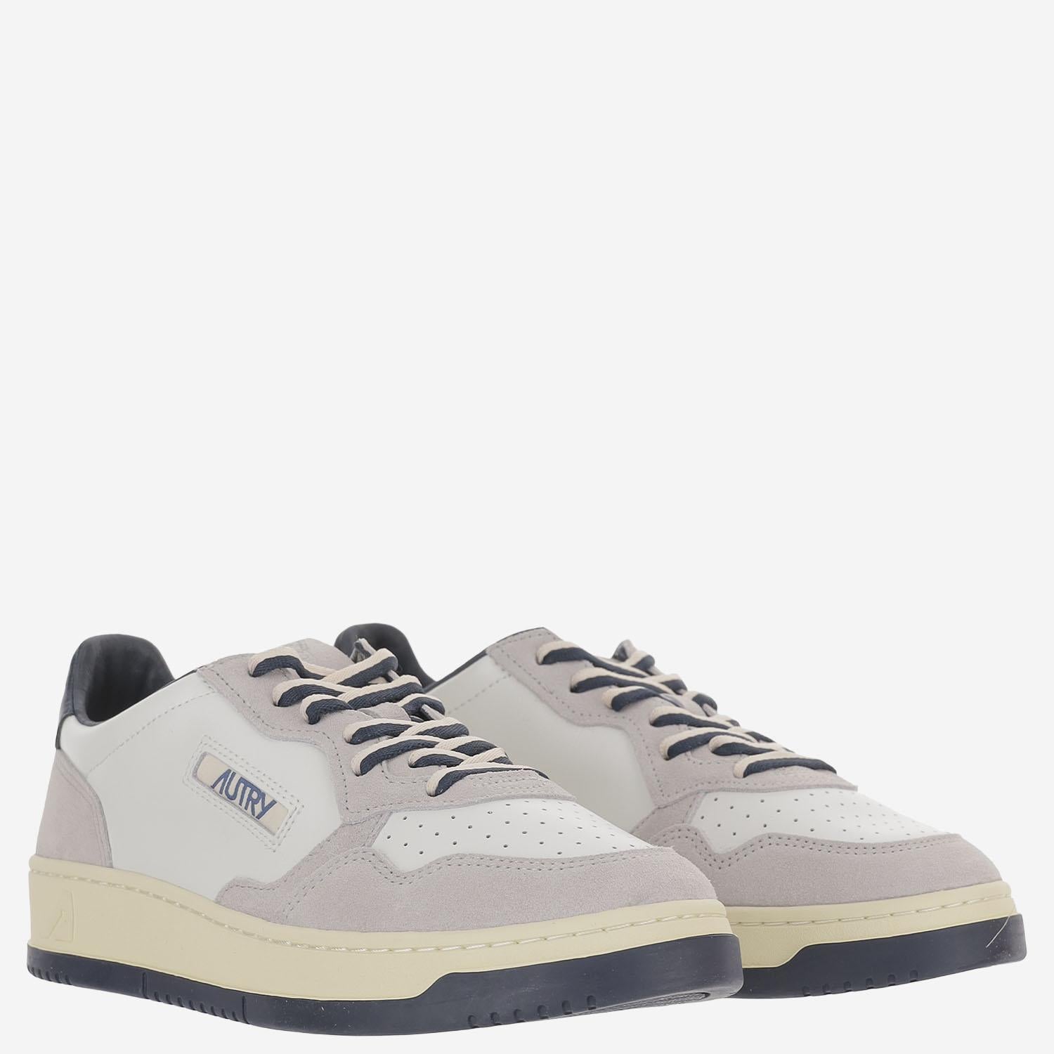 SNEAKERS MEDALIST LOW IN PELLE AULMBW04 LEASUEBICWHTVAPOR AUTRY 