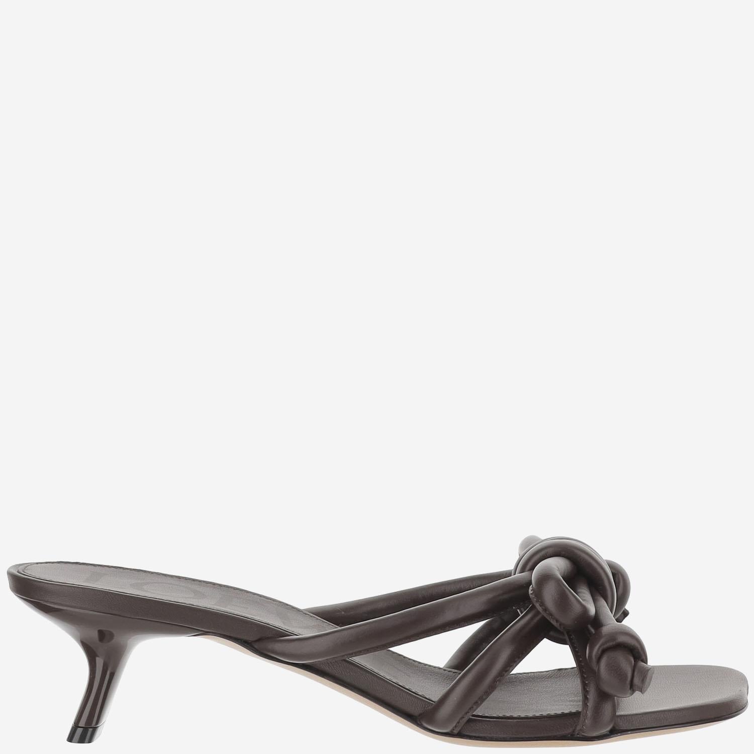 Sandali con nodo Flamenco in pelle LLSP465X10 0018 LOEWE 