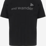 T-shirt in cotone con logo lettering 5746184074 010 AND WANDER 