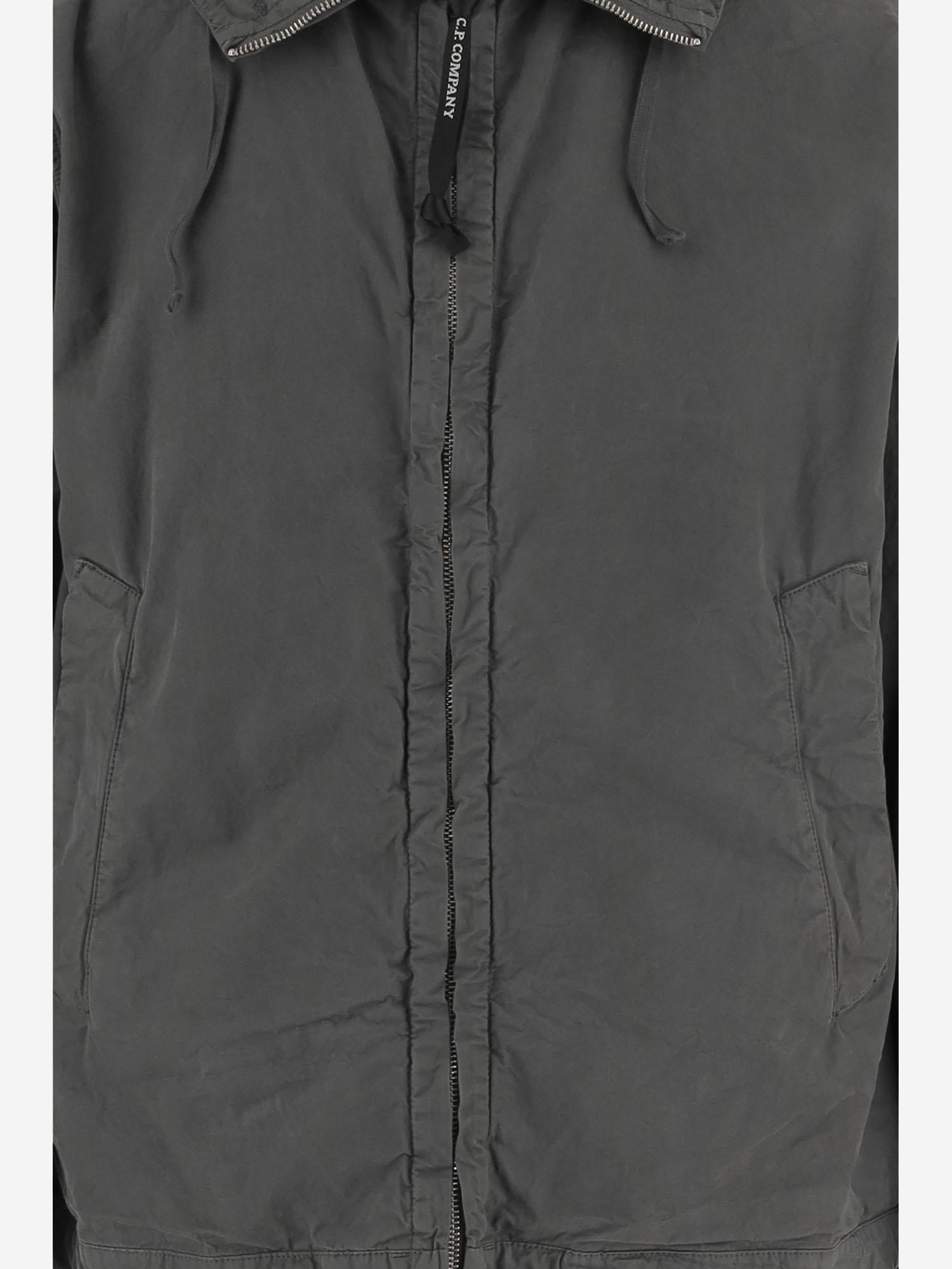 GIACCA IN COTONE CON CAPPUCCIO 20CMOW075A 110324G921 CP COMPANY 