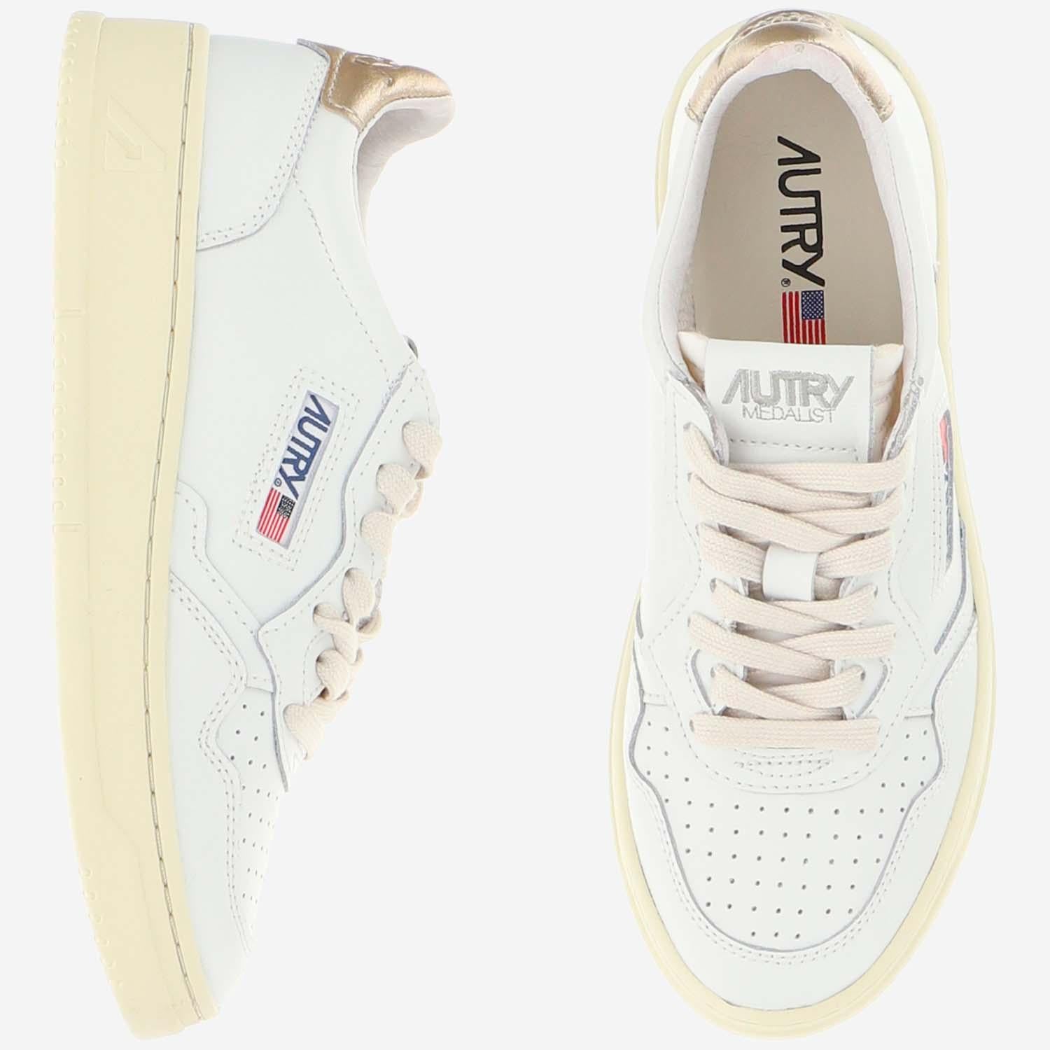 SNEAKERS LOW MEDALIST AULWLL06 LEATLEATWHTGOLD AUTRY 