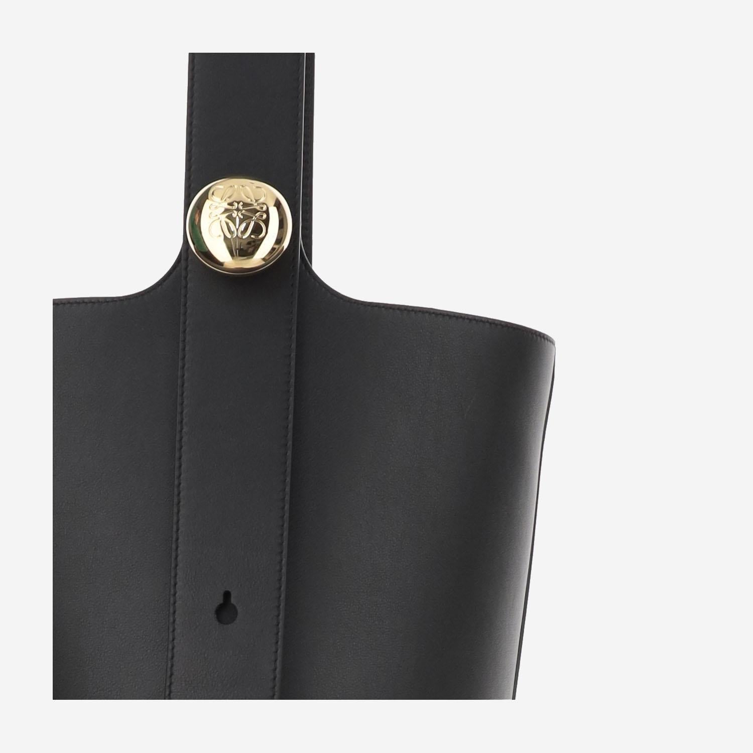 Borsa Pebble Bucket mini in pelle AANBBBMX01 1100 LOEWE 