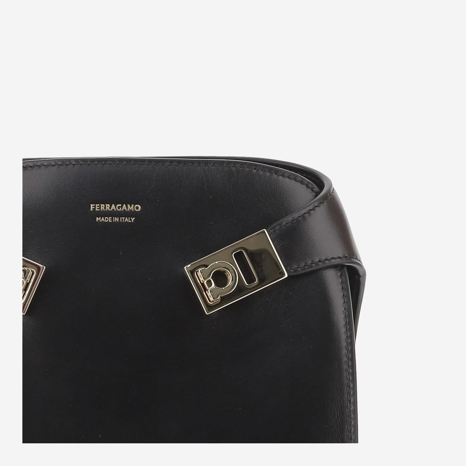 BORSA HUG BB IN PELLE 21A445 001NERONERO SALVATORE FERRAGAMO 