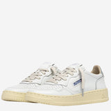 SNEAKERS MEDALIST LOW IN PELLE AULWTB02 LEATARTWHTSILVER AUTRY 