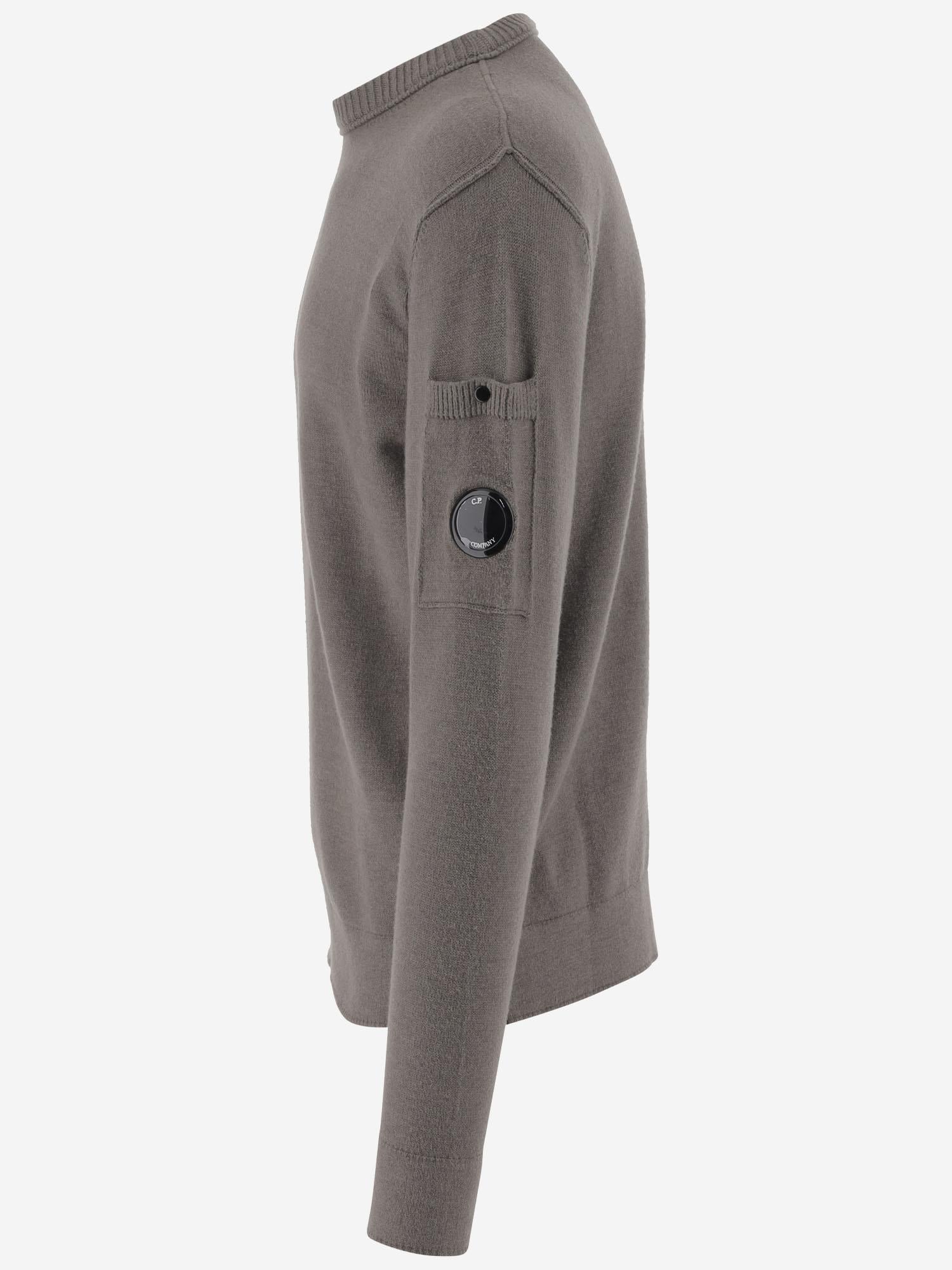 MAGLIONE IN MISTO COTONE CON LOGO 19CMKN238A 110432A921 CP COMPANY 