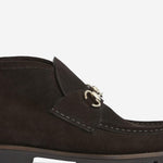 Stivaletti in pelle scamosciata con morsetto 764206 AADUN2042 GUCCI 