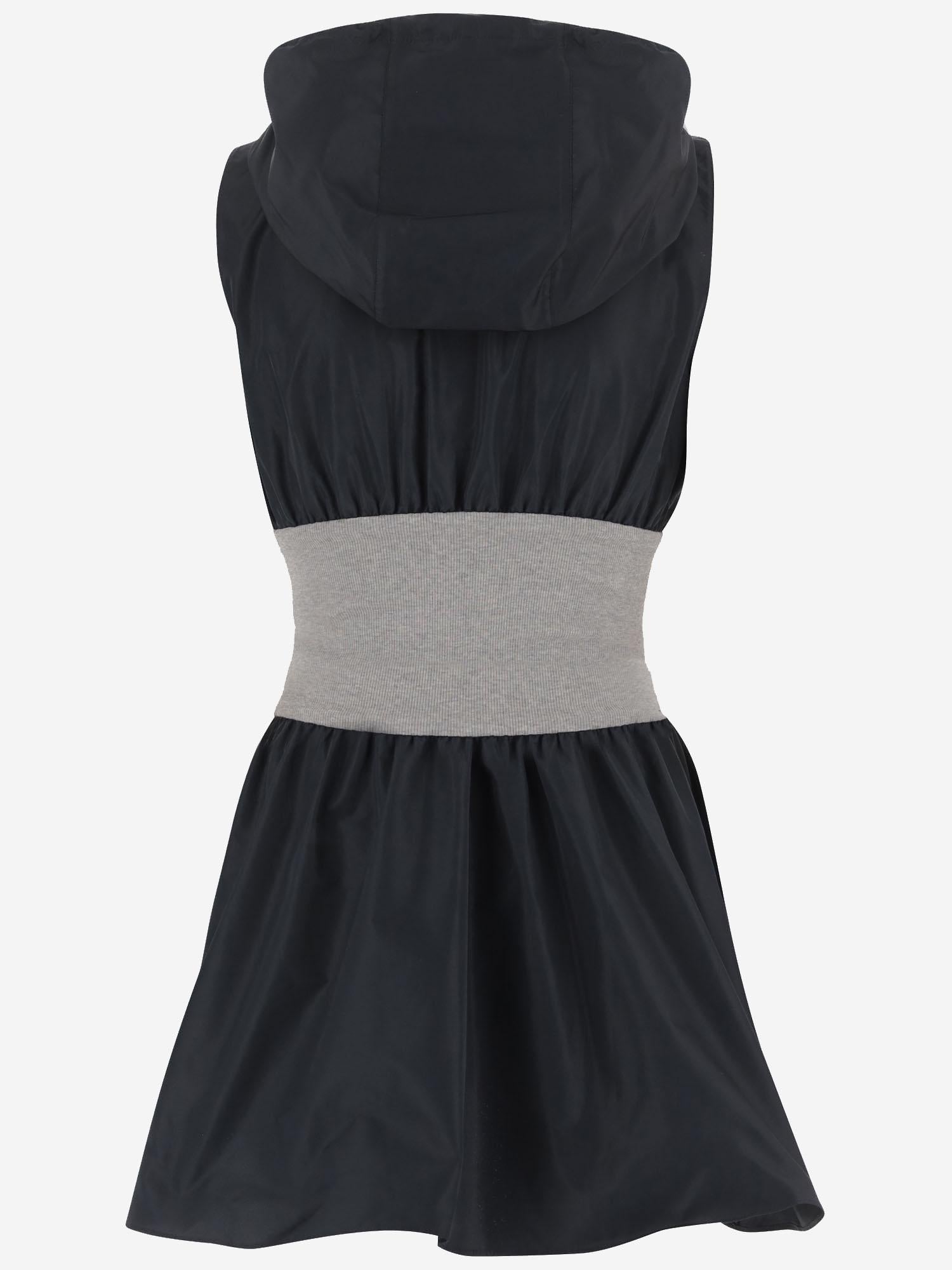 ABITO SENZA MANICHE CON CAPPUCCIO E ZIP MF6223 19ECF005R MIU MIU 