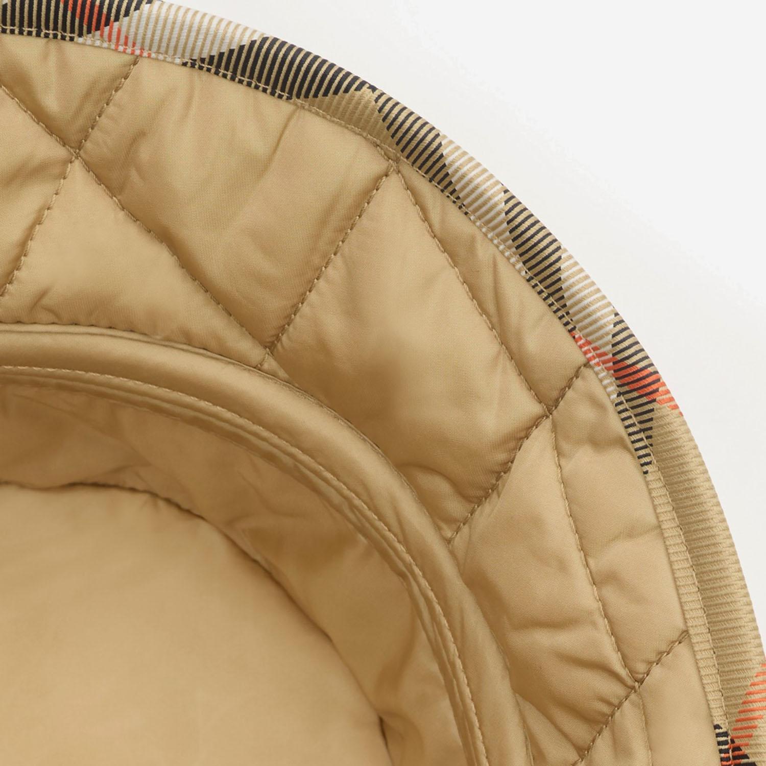 CAPPELLO BUCKET TRAPUNTATO A FERRO DI CAVALLO 8125533 SANDIPCHECK BURBERRY 
