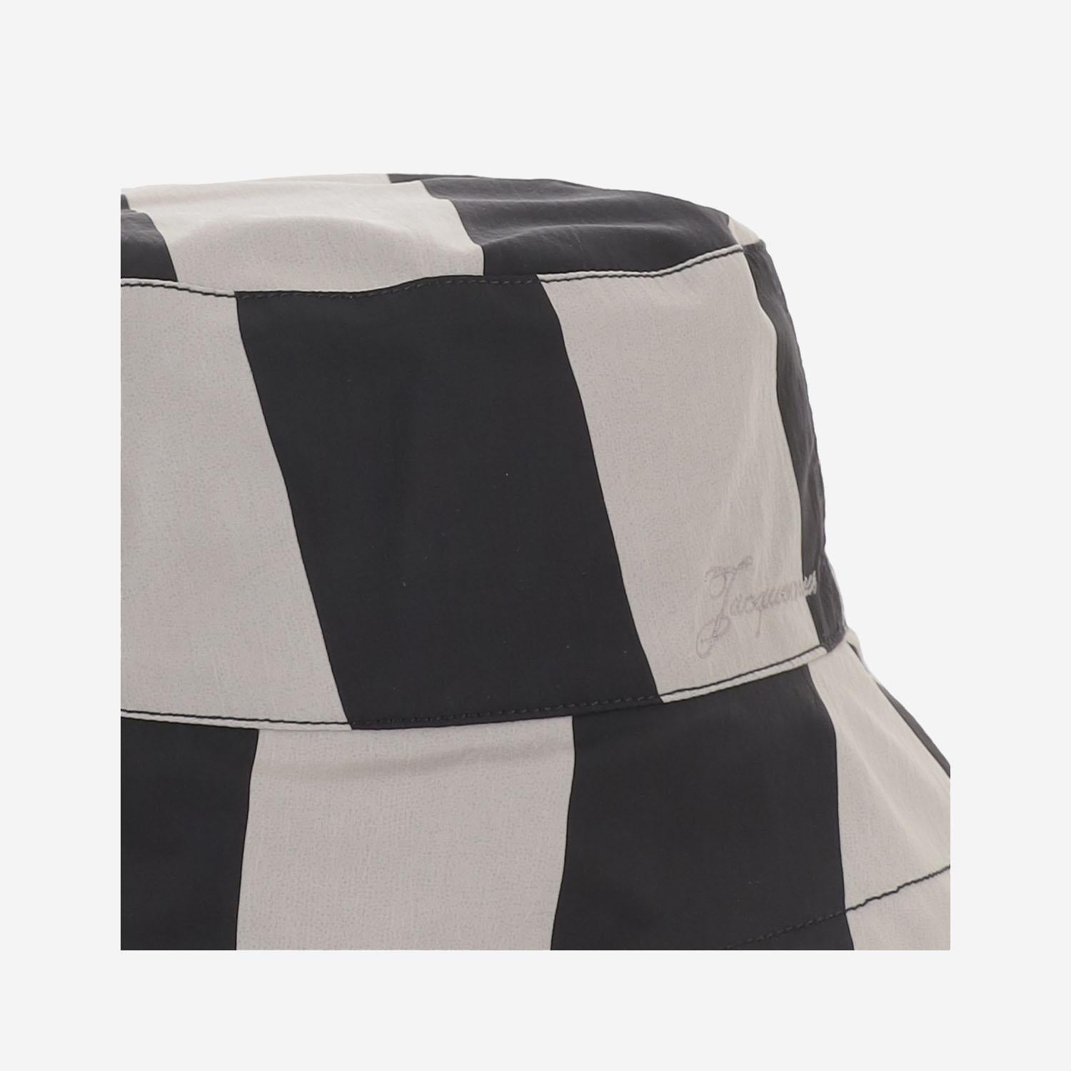 CAPPELLO BUCKET CON LOGO ACU00812AW00753 9DH JACQUEMUS 