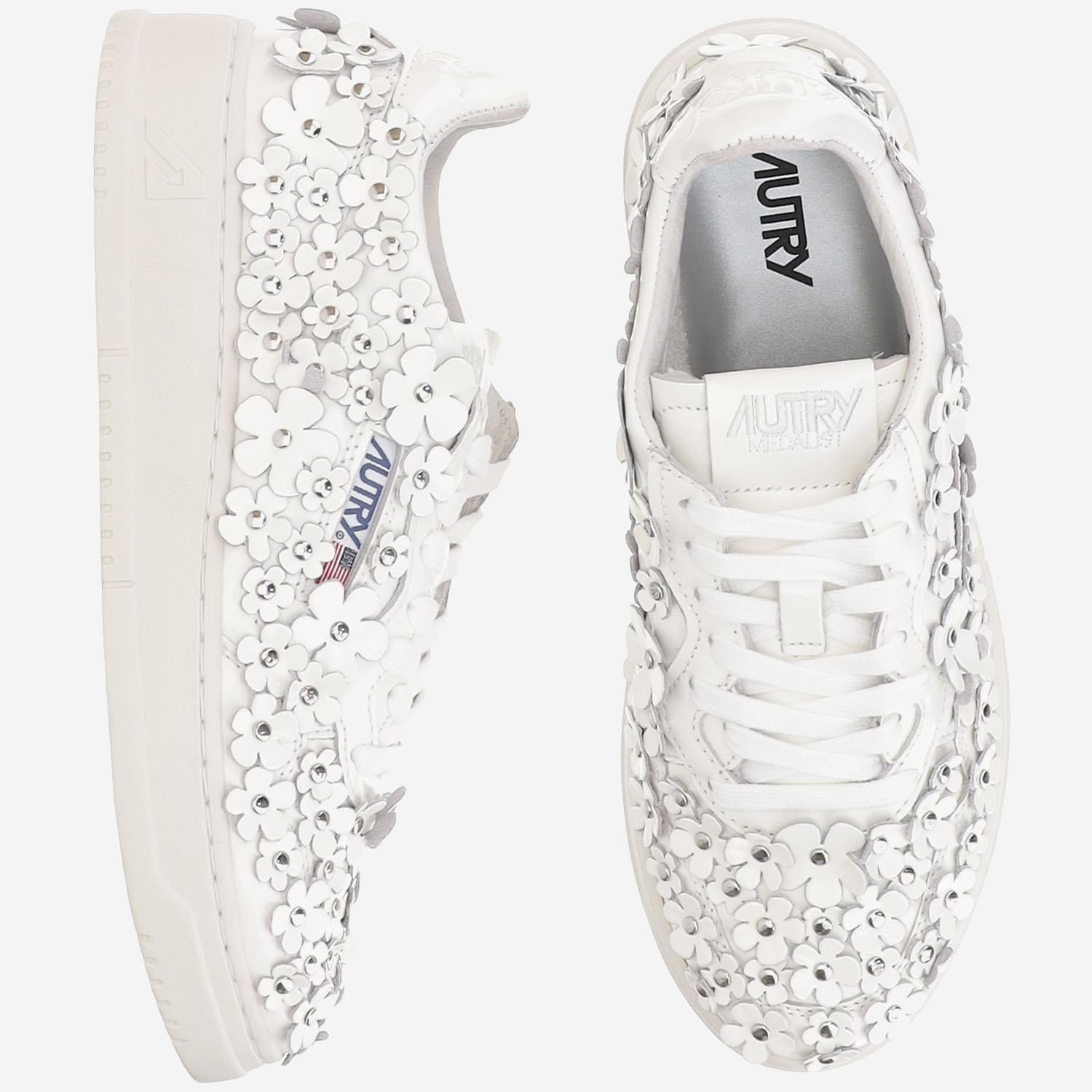 SNEAKERS LOW WOM MEDALIST AULWPW02 WHITE AUTRY 