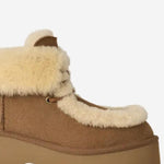 Stivali Classic Esmee Lace Up in pelle scamosciata 1171532 CHE UGG 