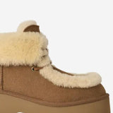 Stivali Classic Esmee Lace Up in pelle scamosciata 1171532 CHE UGG 