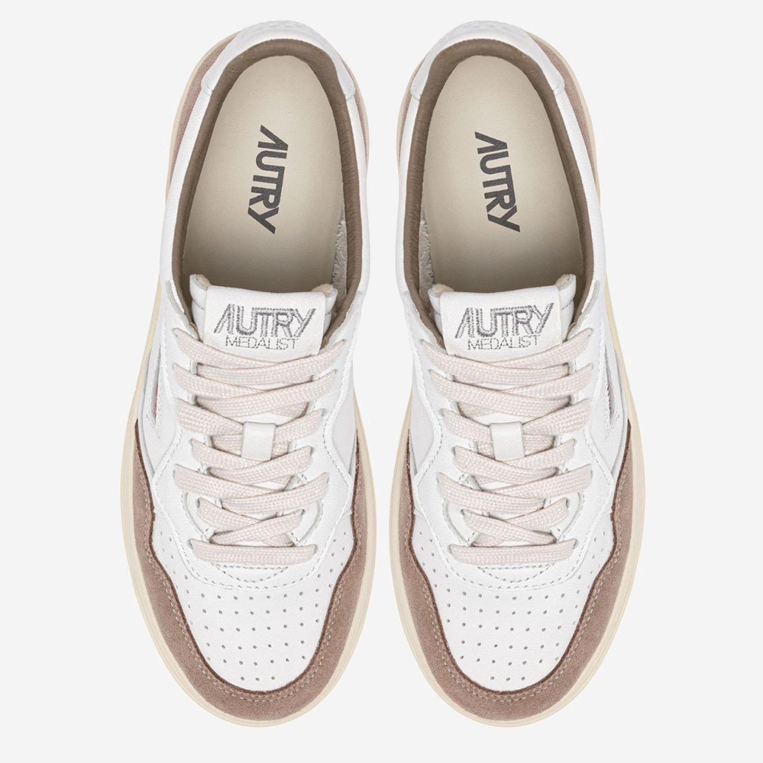 SNEAKERS MEDALIST LOW IN PELLE AULMFT02 SOFLEASUEWHTANTIL AUTRY 