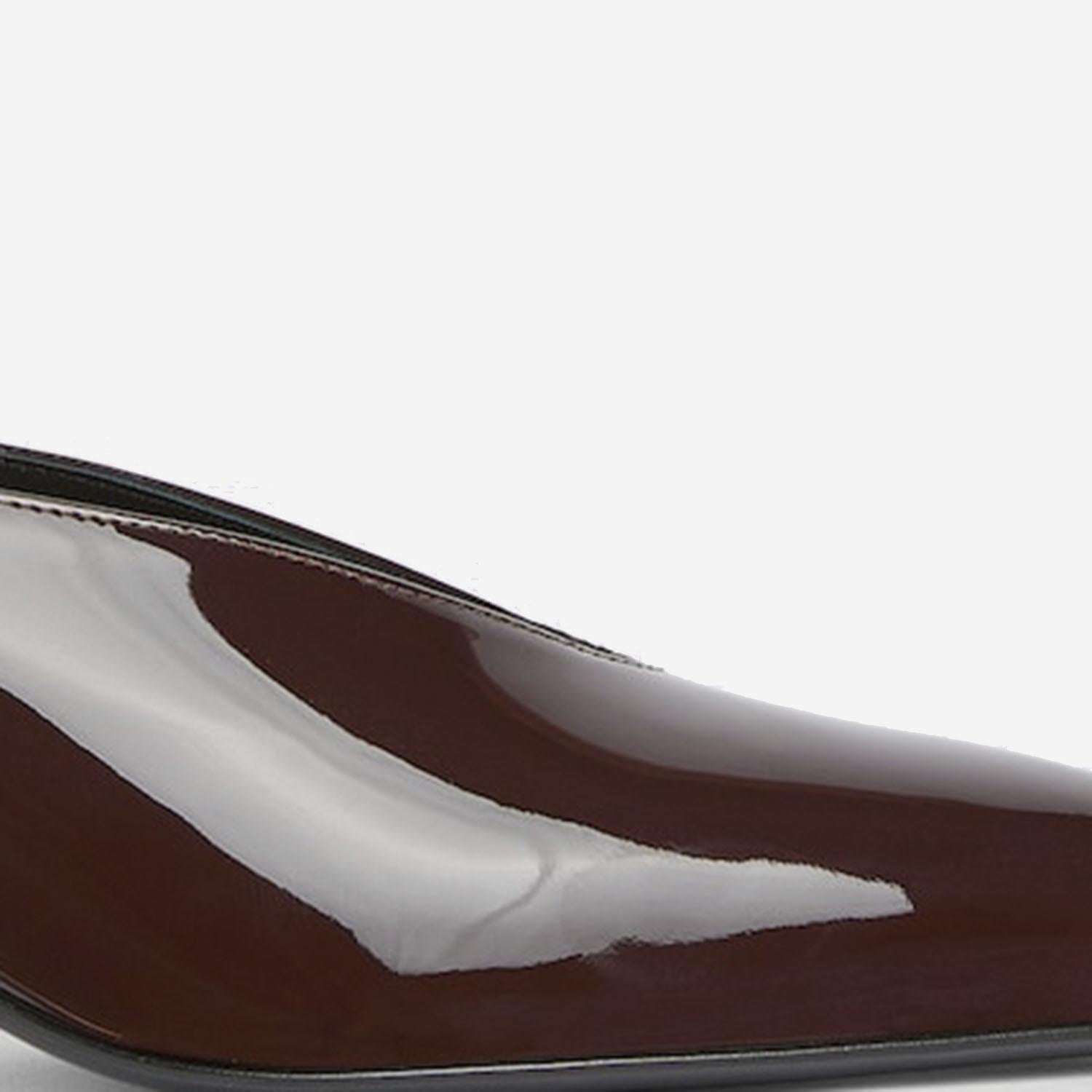 SABOT GUCCI 97 IN PELLE LUCIDA 851087 BNC002270 GUCCI 