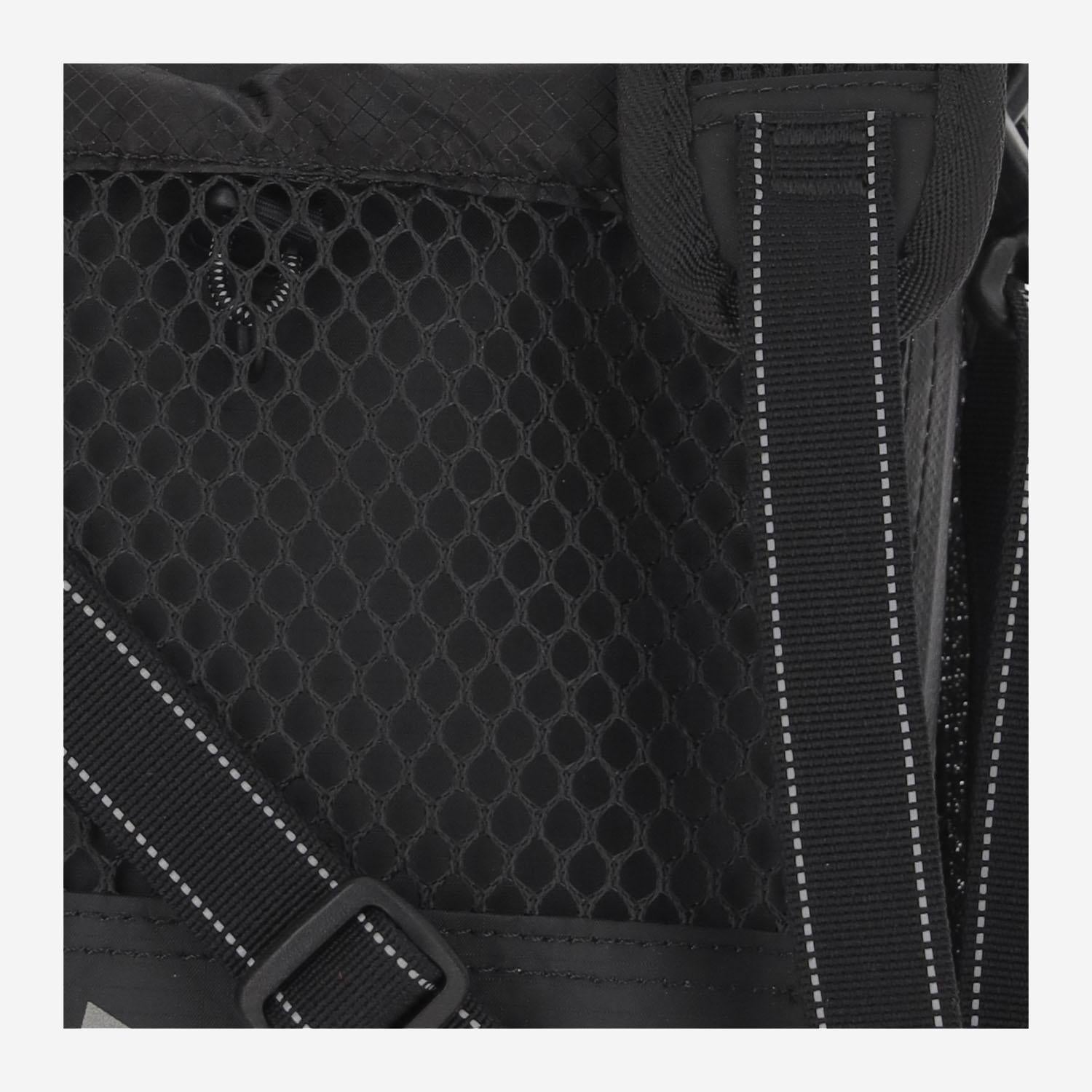 Borsa cross body in nylon con logo 5745975207 010 AND WANDER 