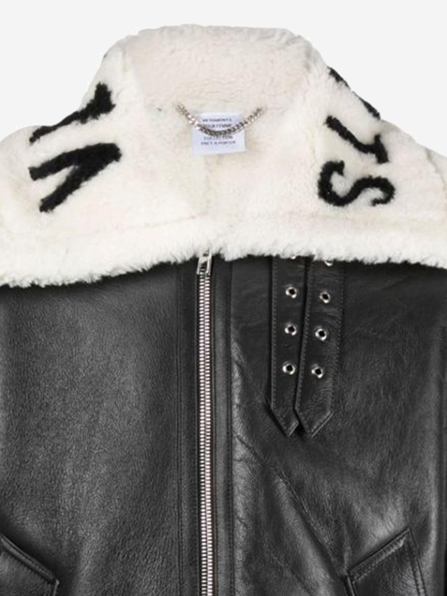 GIACCA IN PELLE CON LOGO UE54JA140B BLACK VETEMENTS 