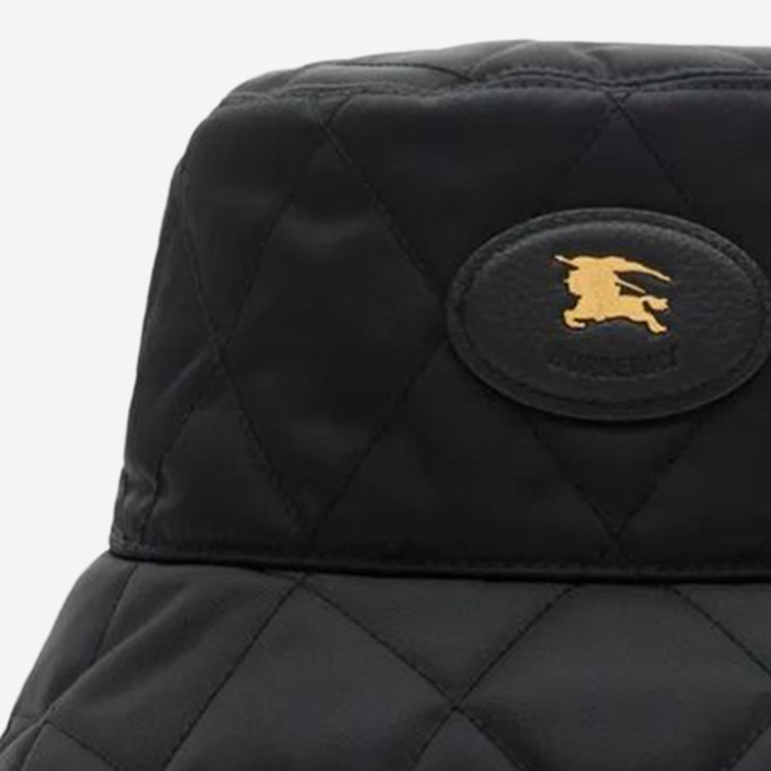 CAPPELLO BUCKET TRAPUNTATO A FERRO DI CAVALLO 8125534 BLACK BURBERRY 