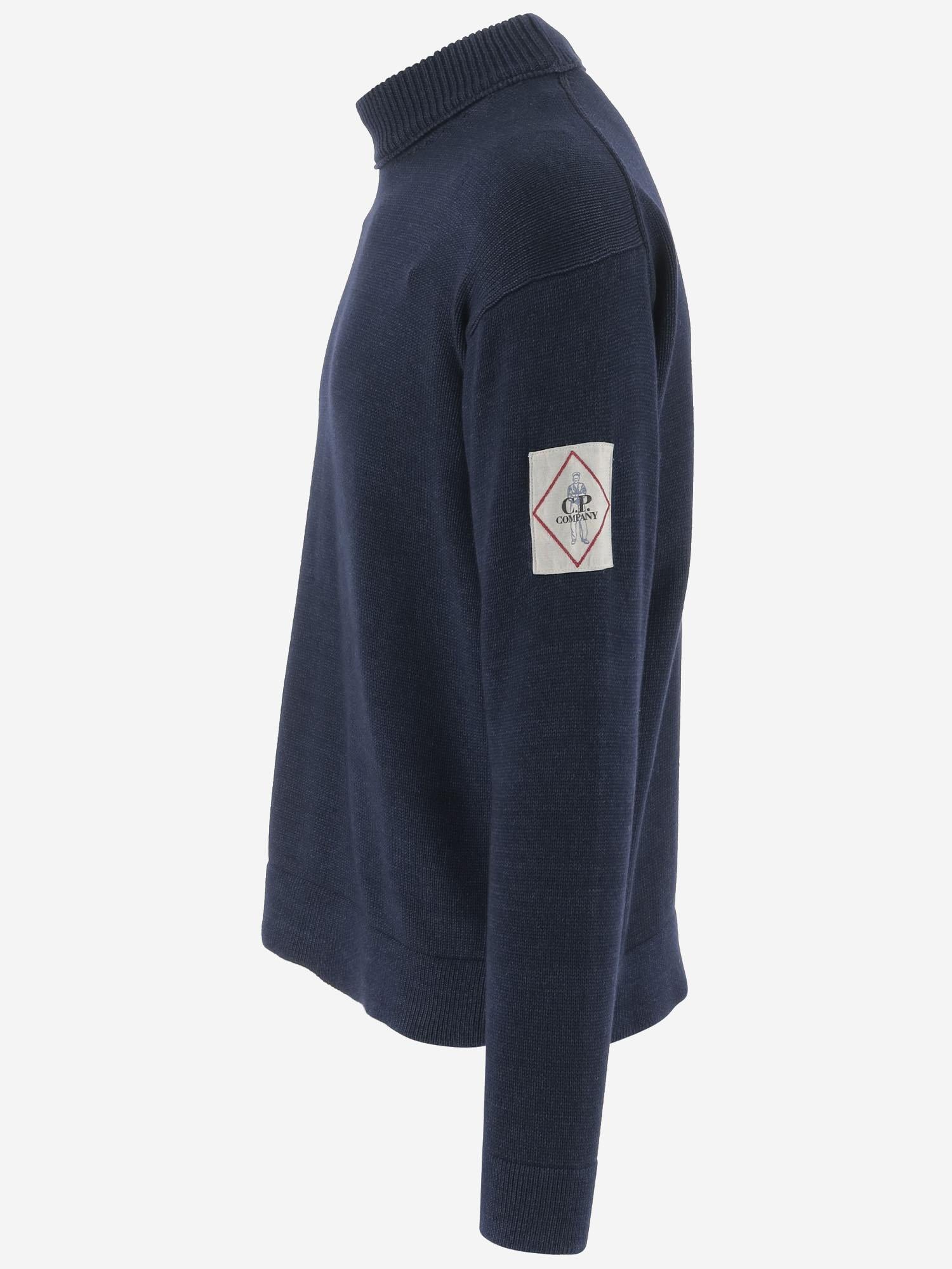 MAGLIONE IN COTONE CON LOGO 19CMKN193A 110330A886 CP COMPANY 