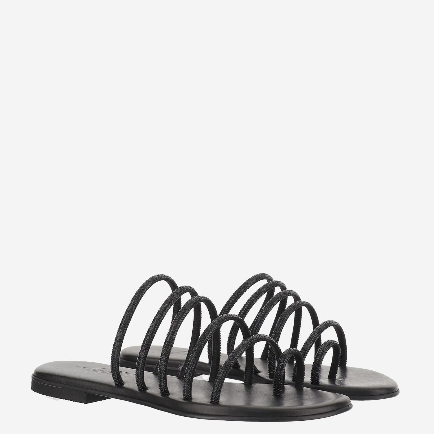 SANDALI IN PELLE CON STRASS KOS NERO OPACO KIMA 