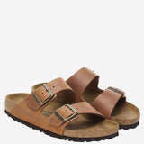 Sandali Arizona in pelle oliata 1028401 COGNAC BIRKENSTOCK 