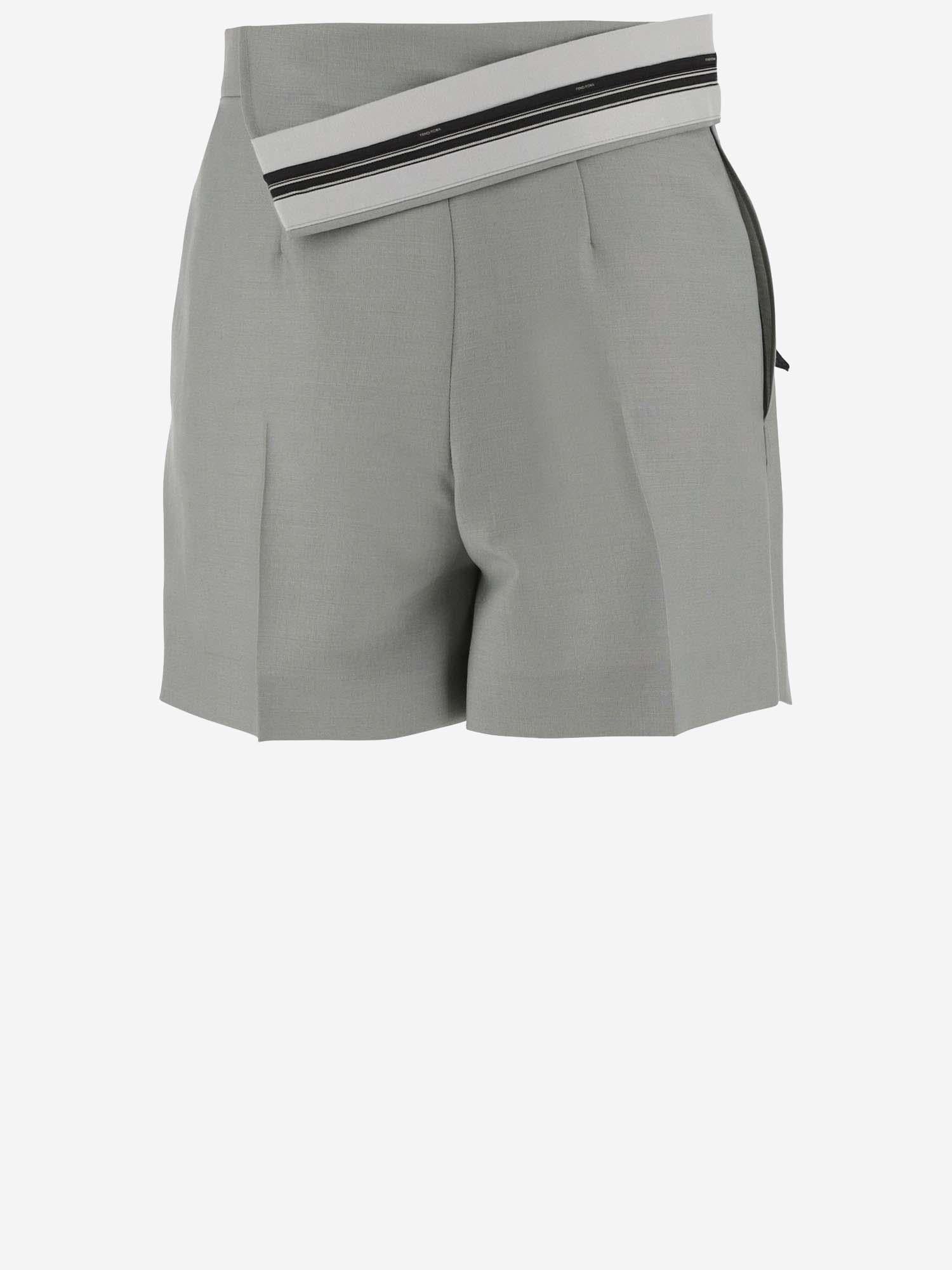PANTALONI CORTI ASIMMETRICI FR6543 S9AF0BN8 FENDI 