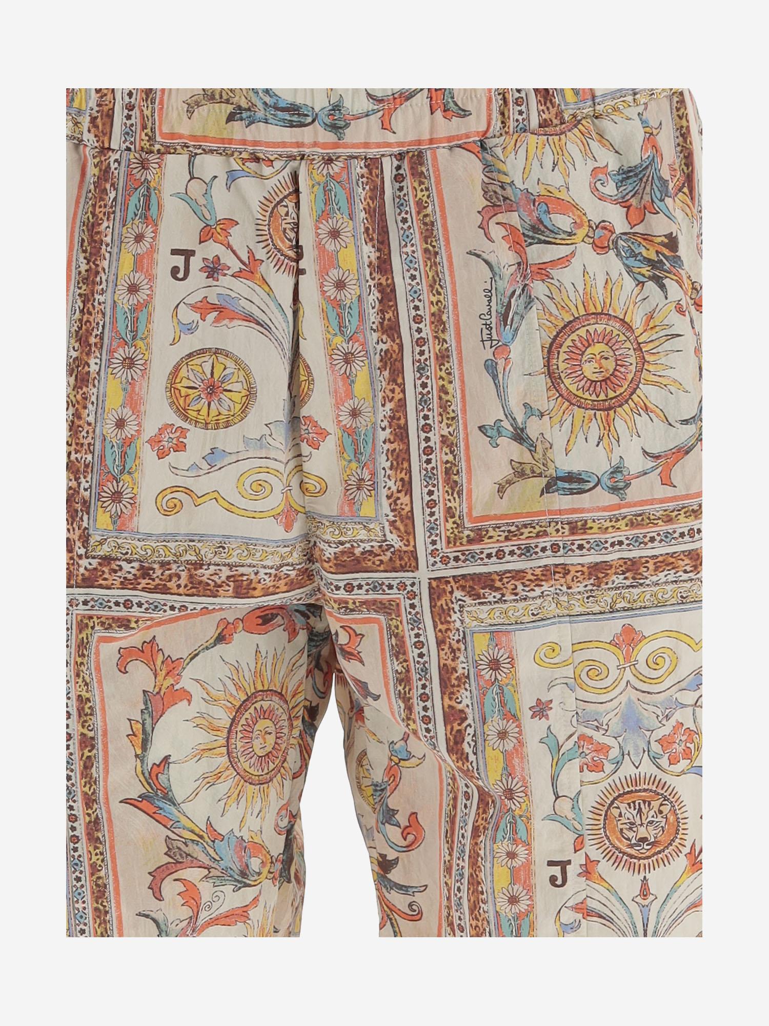 PANTALONI CORTI CON STAMPA ORNAMENTALE 80OAD334 CQDP3R85 JUST CAVALLI 