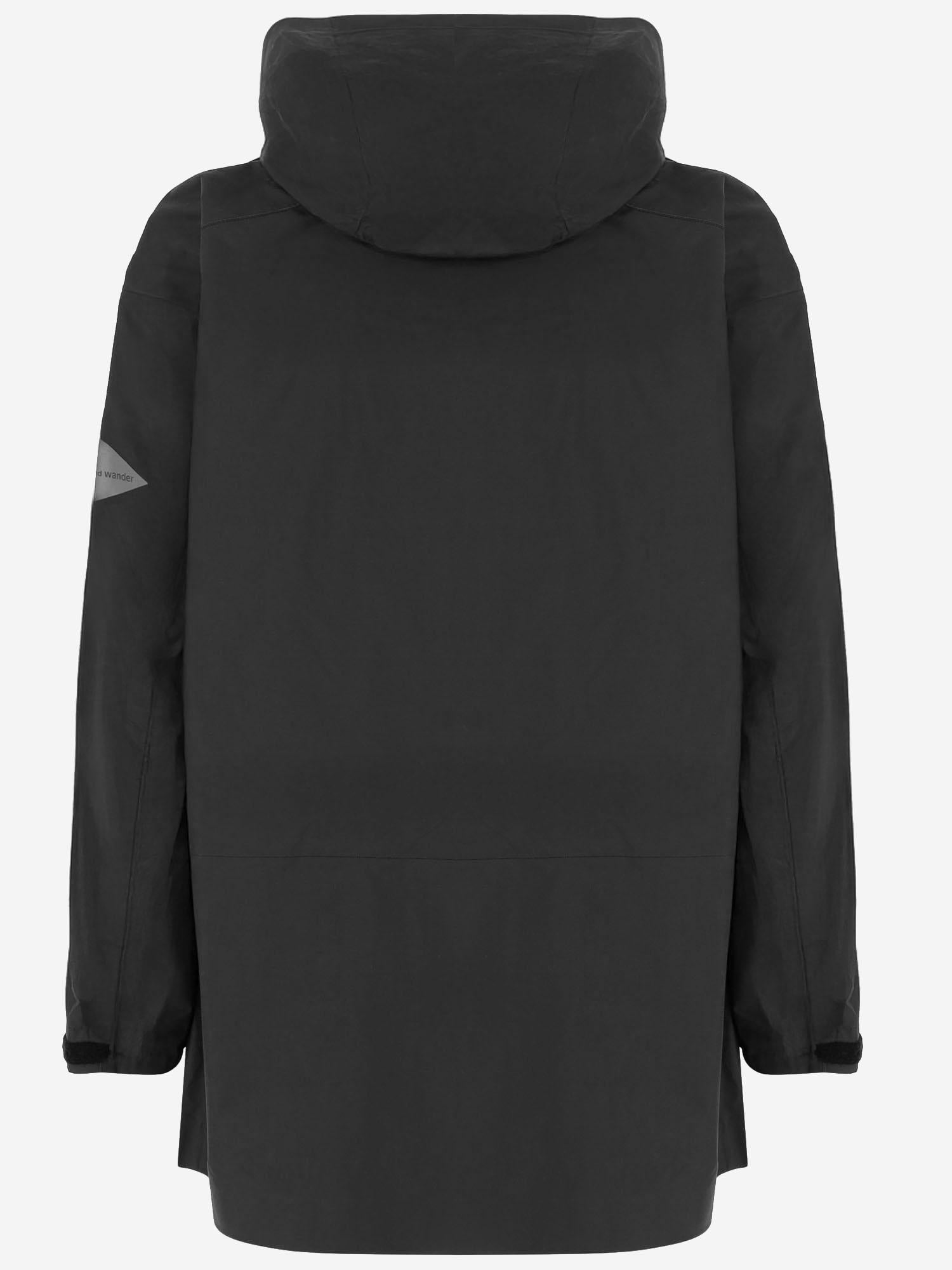 GIUBBOTTO TECNICO CON CAPPUCCIO E TASCHE MULTIPLE 5745211004 010 AND WANDER 