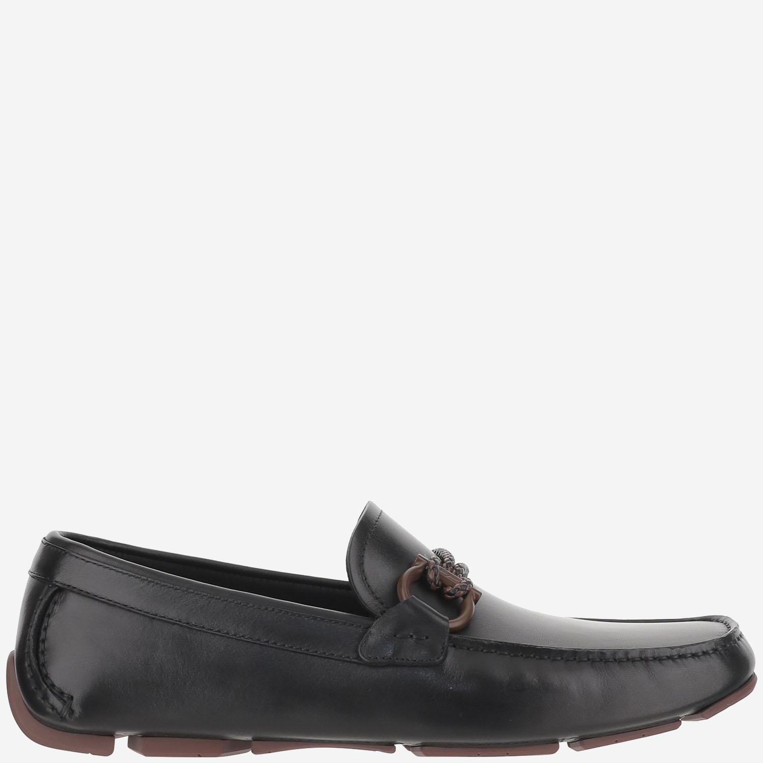 Mocassini Driver con ornamento Gancini FRONT4 110NEROCIOCCOLATONERO SALVATORE FERRAGAMO 