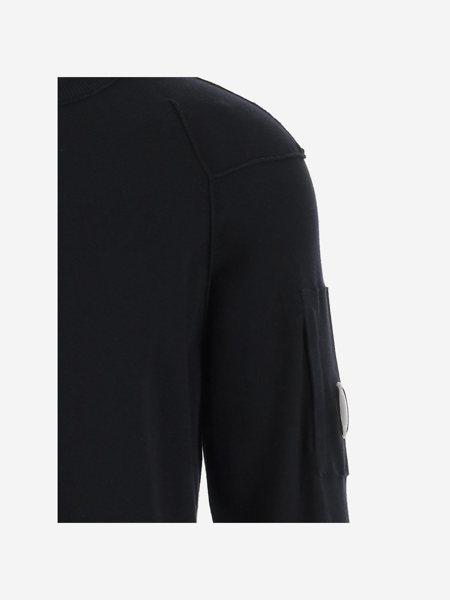 FELPA SEA ISLAND IN COTONE CON LOGO 18CMKN026A004037A 888 CP COMPANY 