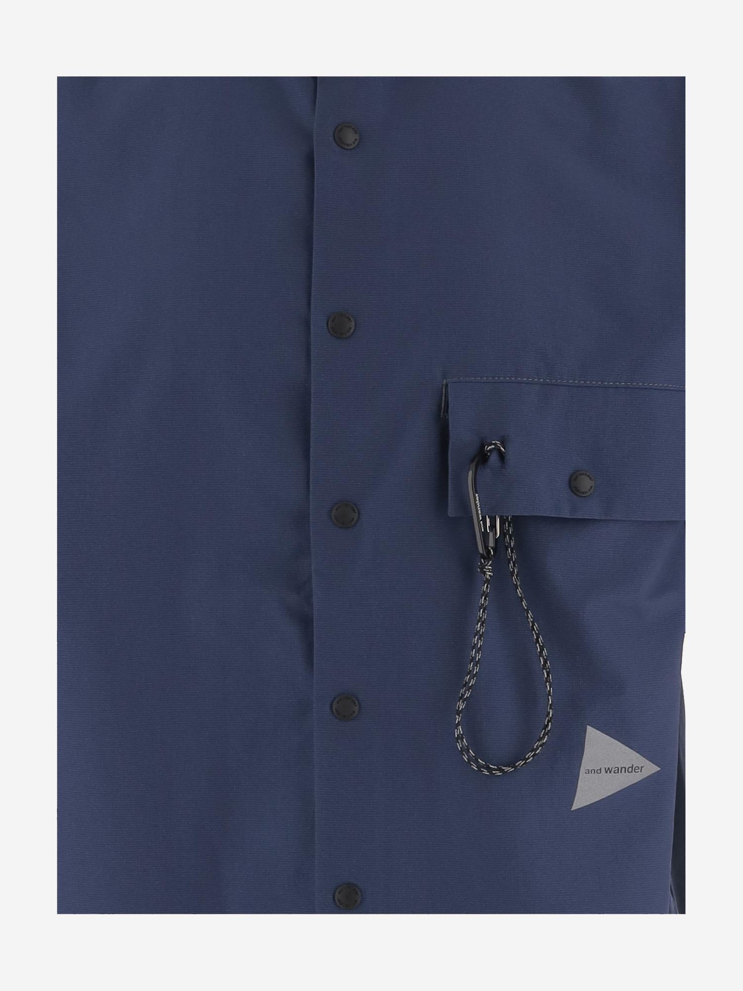 CAMICIA IN NYLON CON TASCA APPLICATA 5746143025 110 AND WANDER 