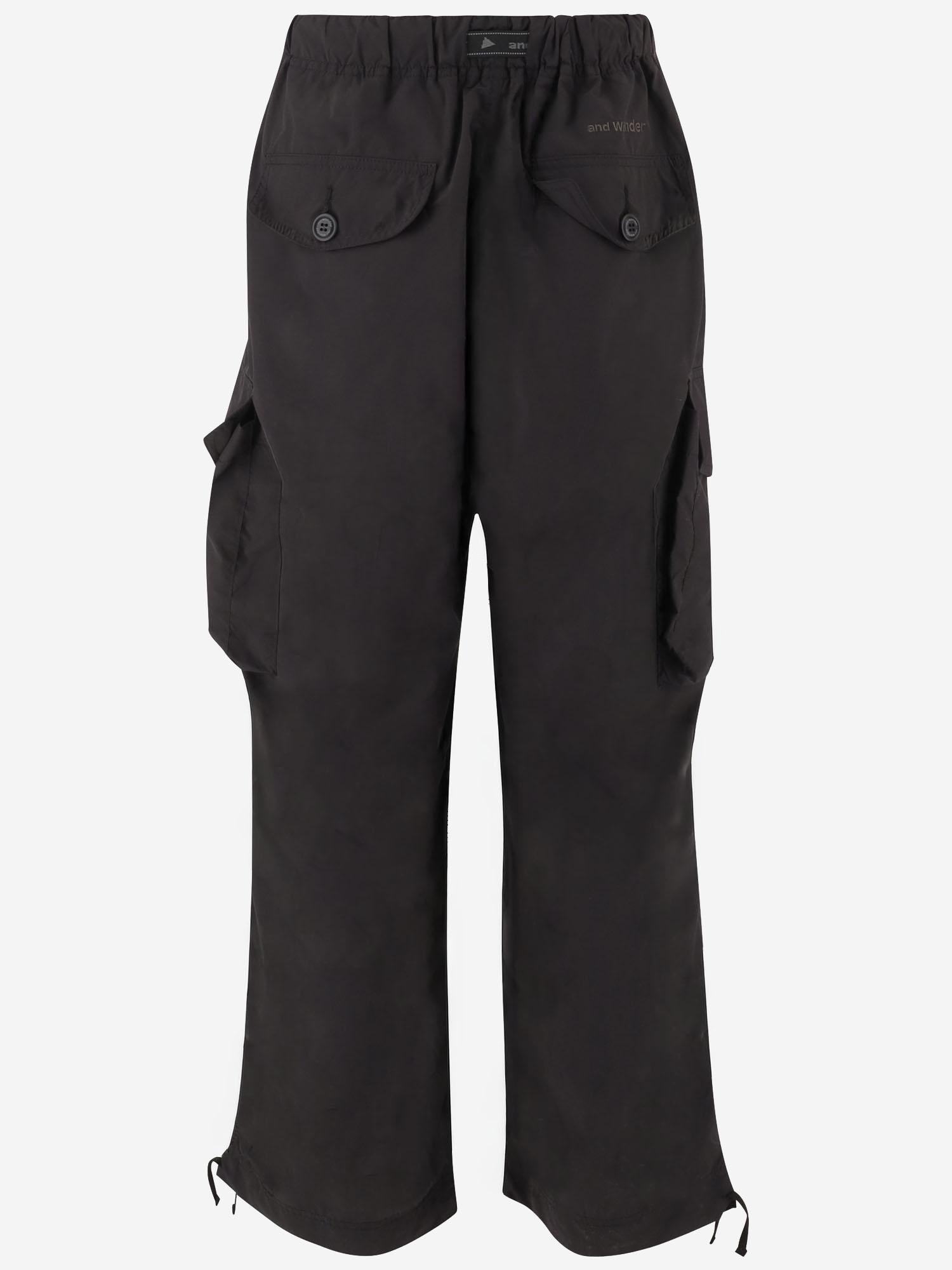 PANTALONI CARGO IN NYLON 5746982088 010 AND WANDER 