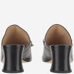 MULES IN PELLE CON CHARMS CHC25A11ERI 001 CHLOE 