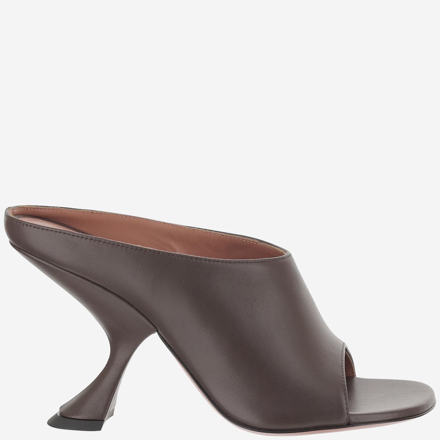 SANDALI UMA IN PELLE UMASLIPPER COFFEE AMINA MUADDI 