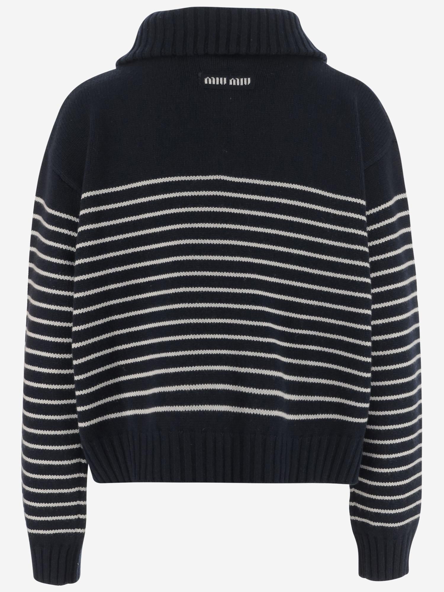 MAGLIONE IN CASHMERE CON MOTIVO A RIGHE MMLB52 18BJF022X MIU MIU 