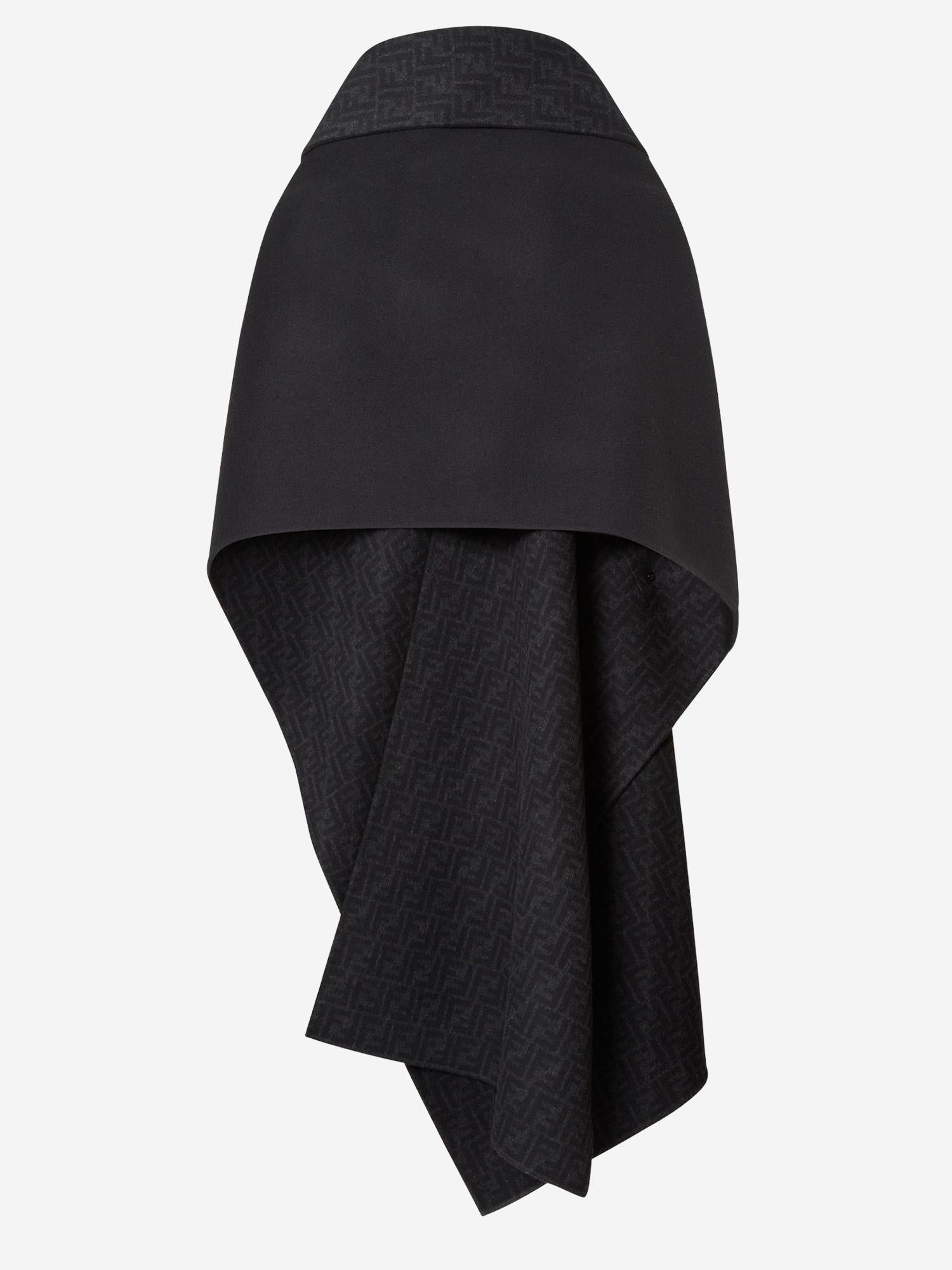 CAPPA FF IN LANA E SETA CON BOTTONI IN MADREPERLA FF6144 A5HDF1FL8 FENDI 