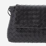 BORSA POUCH GIORNO IN PELLE 857657 V3IV02132 BOTTEGA VENETA 