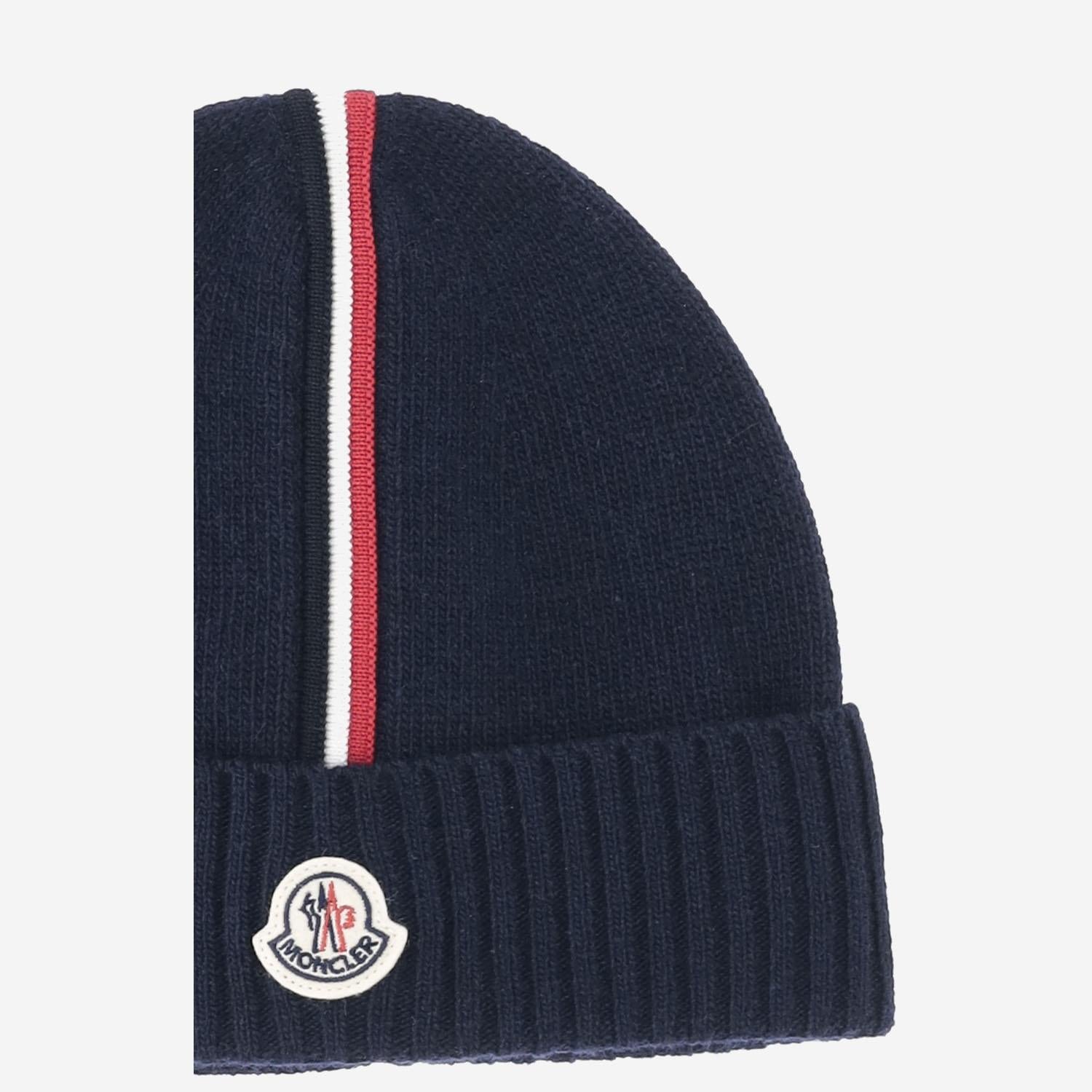 BERRETTO IN LANA CON LOGO 3B00001M1241 745 MONCLER ENFANTS 