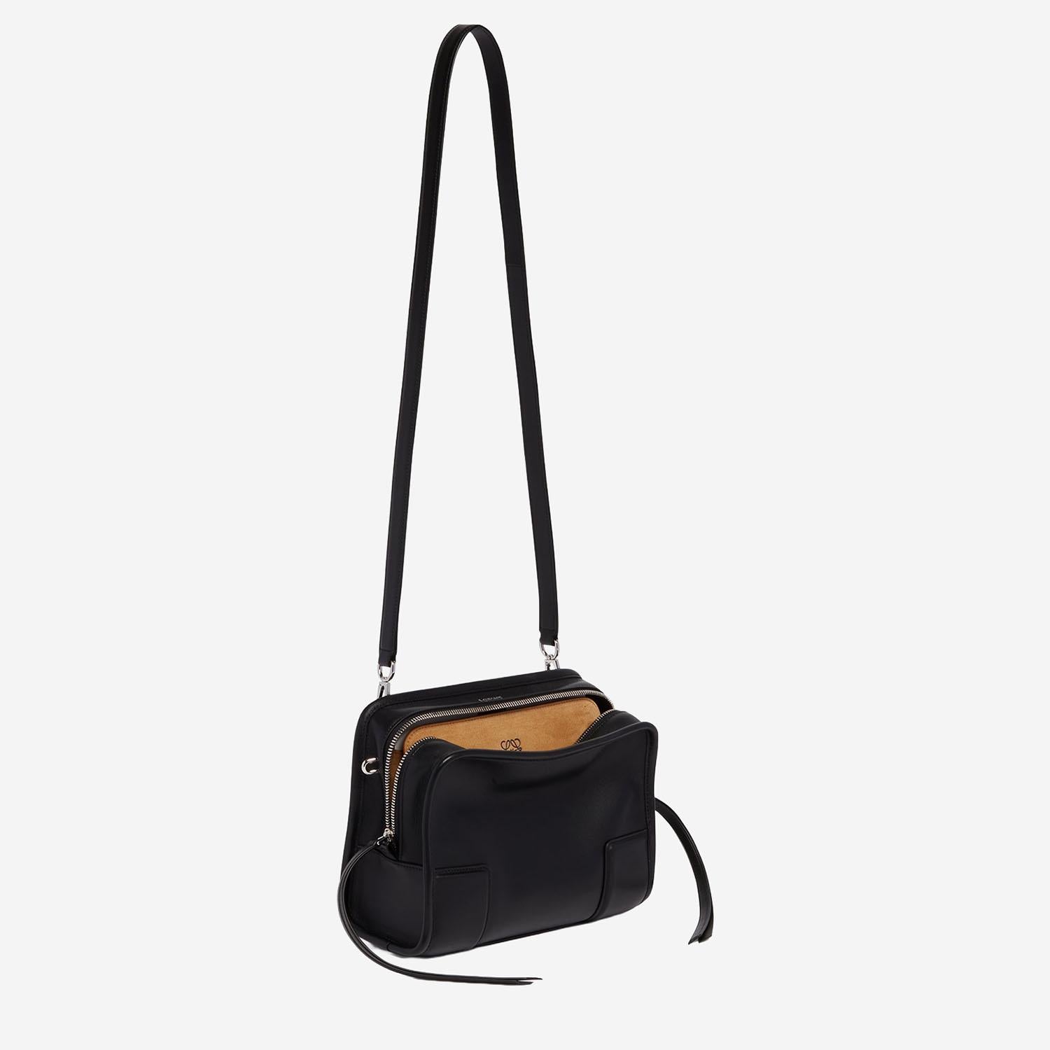 BORSA AMAZONA 180 PICCOLA IN PELLE A039AS0X01 1100 LOEWE 