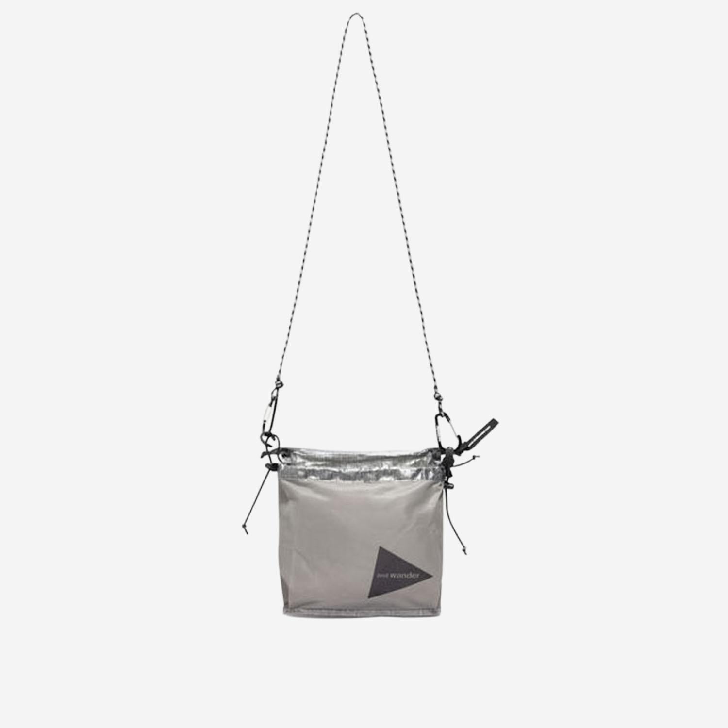 BORSA A TRACOLLA IN NYLON CON LOGO 5745975209 022 AND WANDER 