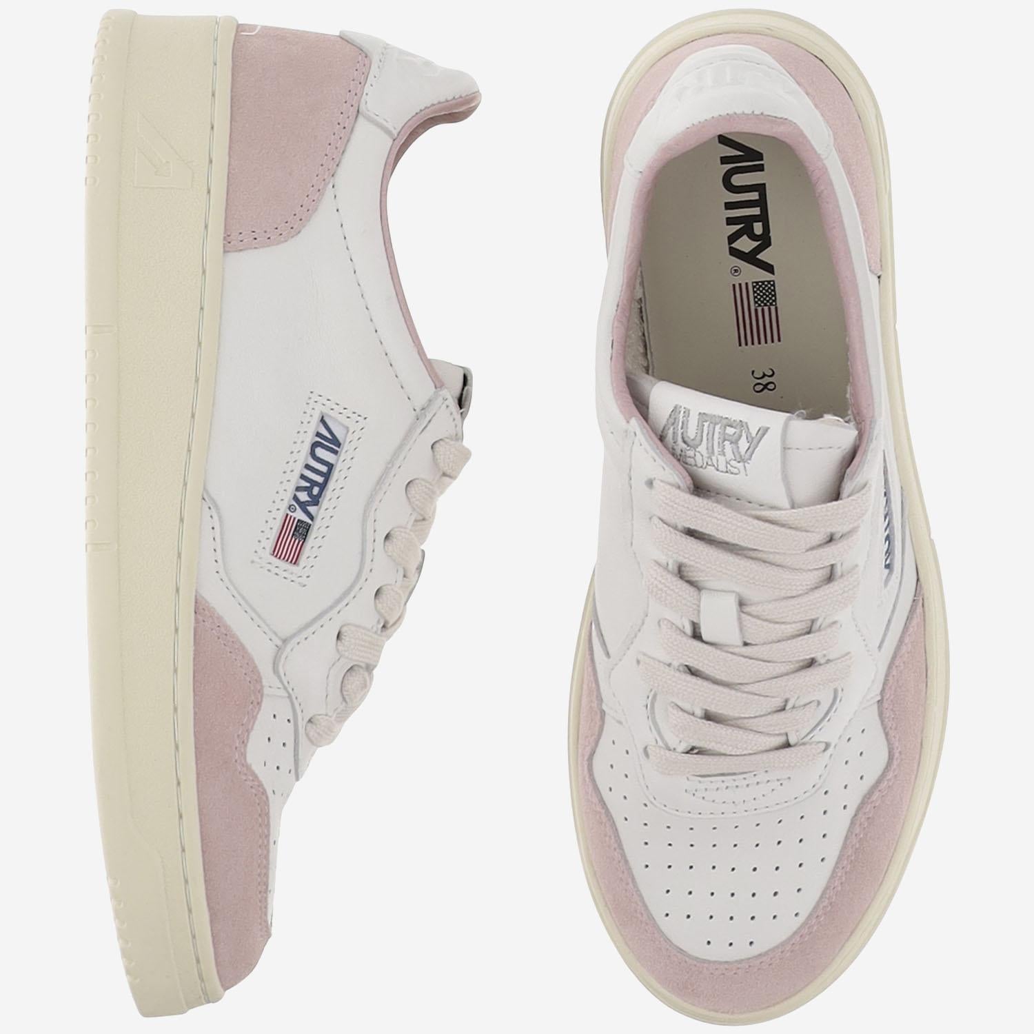 SNEAKERS LOW MEDALIST IN PELLE AULWGS36 GOATSUEDEWHTPOWDER AUTRY 
