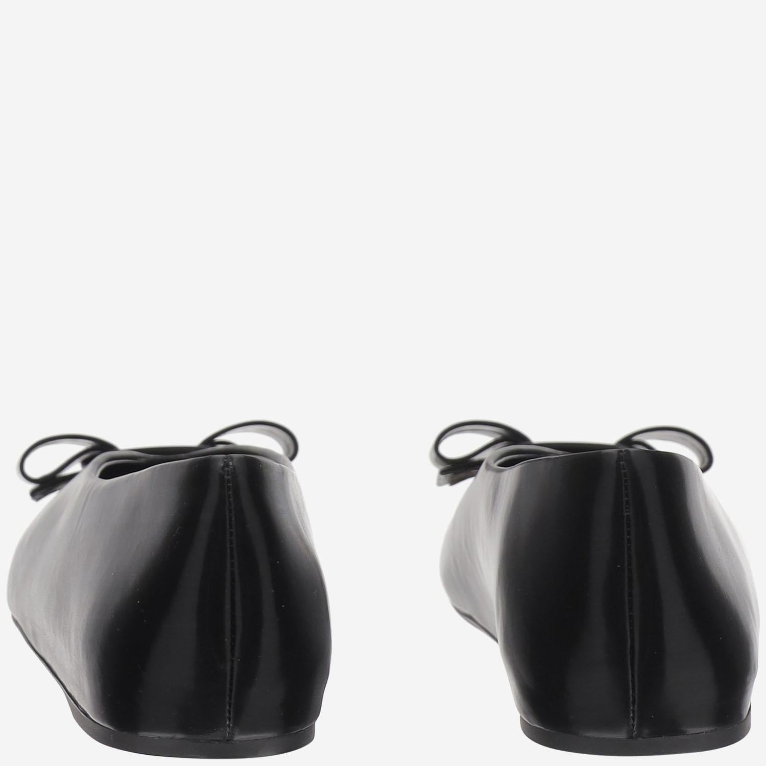 BALLERINE FIOCCO IN PELLE VANNAI 001NERO SALVATORE FERRAGAMO 