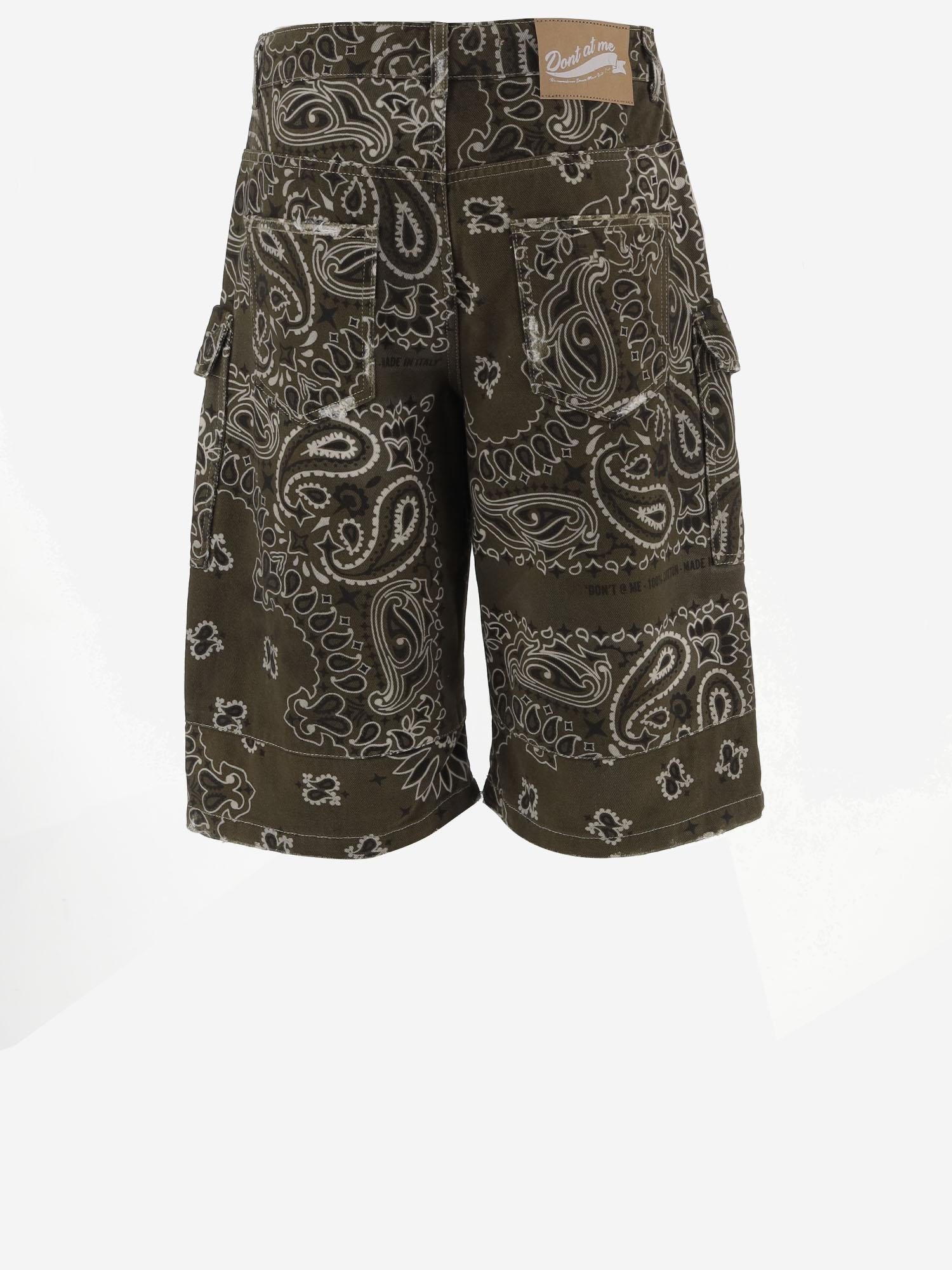 JEANS CORTI IN COTONE CON MOTIVO BANDANA DAM26B02 ARMY DONT @ ME 