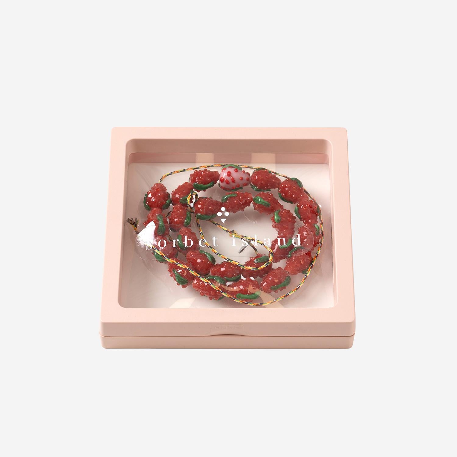 Collana con perle in vetro a forma di fragola MIXEDGLASSBEAD MULTISTRAWBERRYRED SORBET ISLAND 