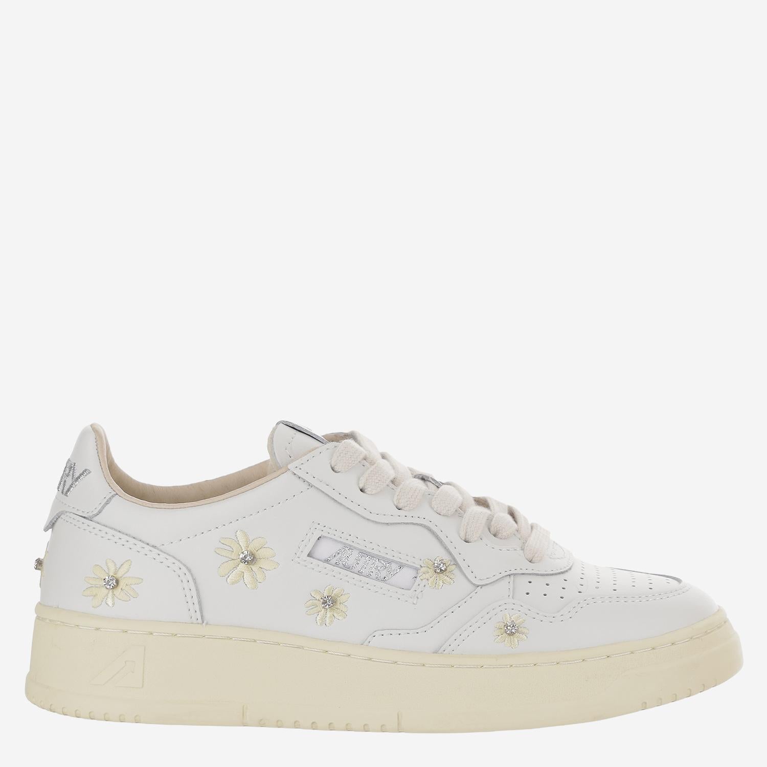 SNEAKERS MEDALIST LOW IN PELLE AULWWE01 LEAEMBFLOWWHTRUT AUTRY 
