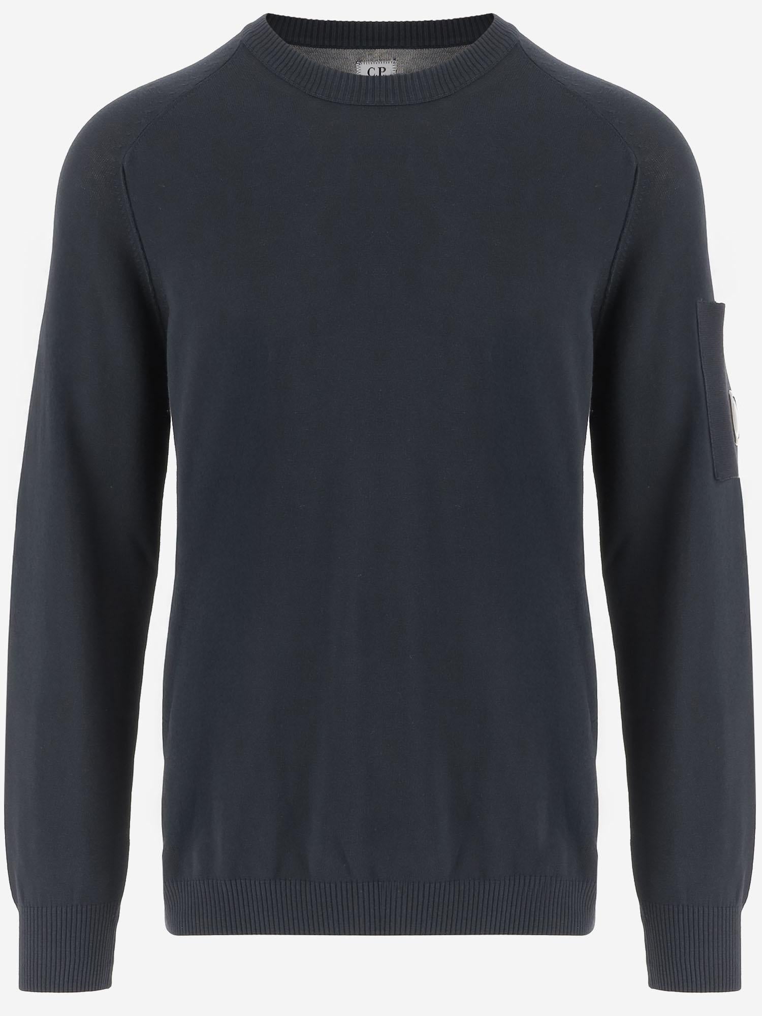 MAGLIA IN COTONE CON LOGO 20CMKN105A 006323O888 CP COMPANY 