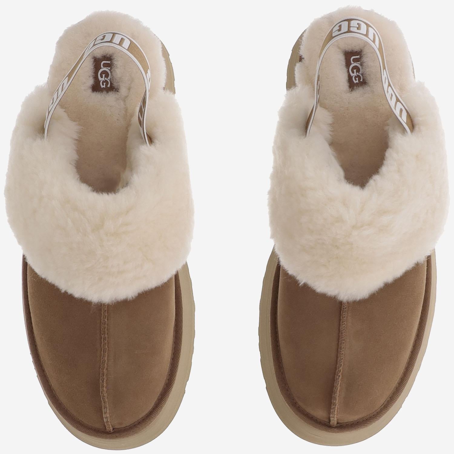 MULES IN PELLE SCAMOSCIATA 1113474 CHE UGG 